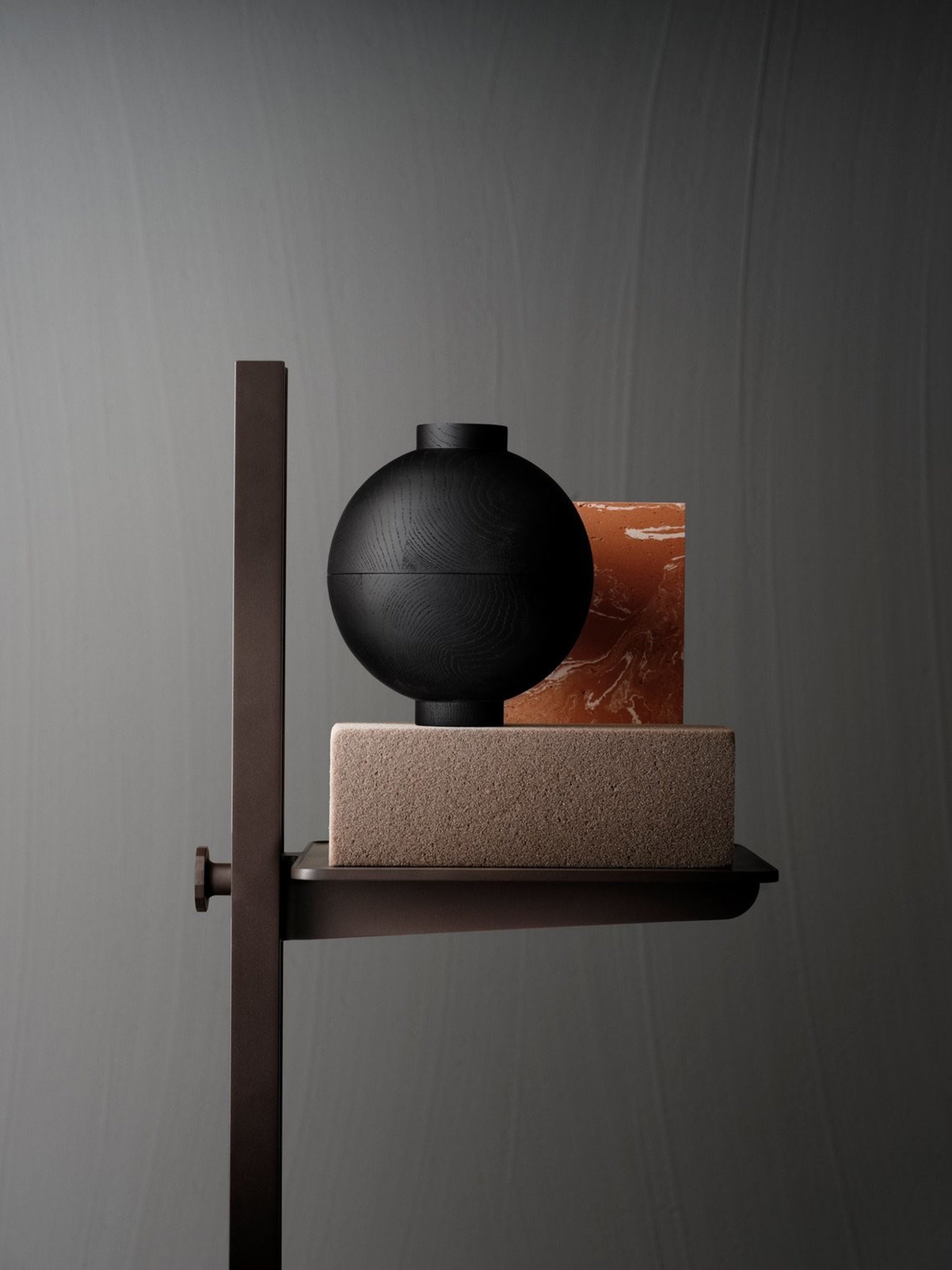 Museum Height-Adjustable Side Table