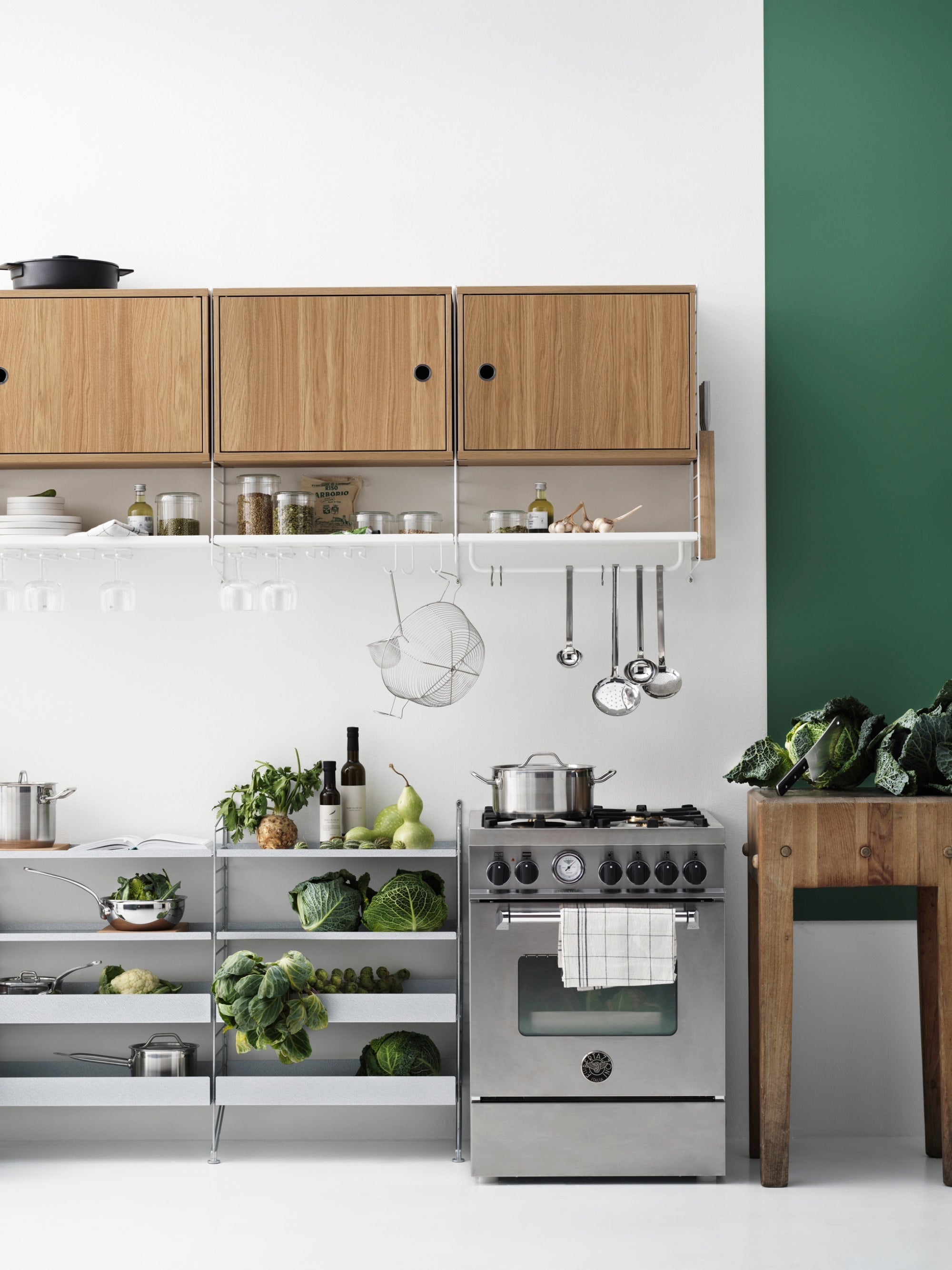 Cabinet String System with Swing Door, W 58 x D 30 cm
