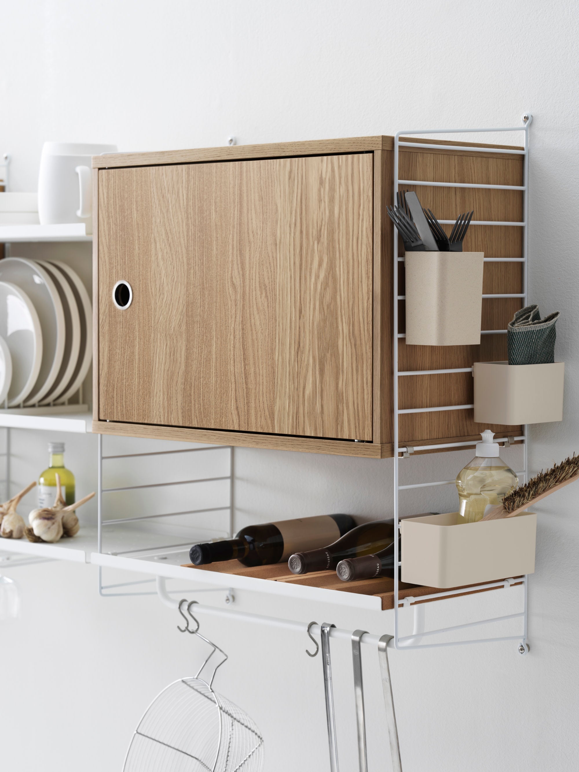Cabinet String System with Swing Door, W 58 x D 30 cm