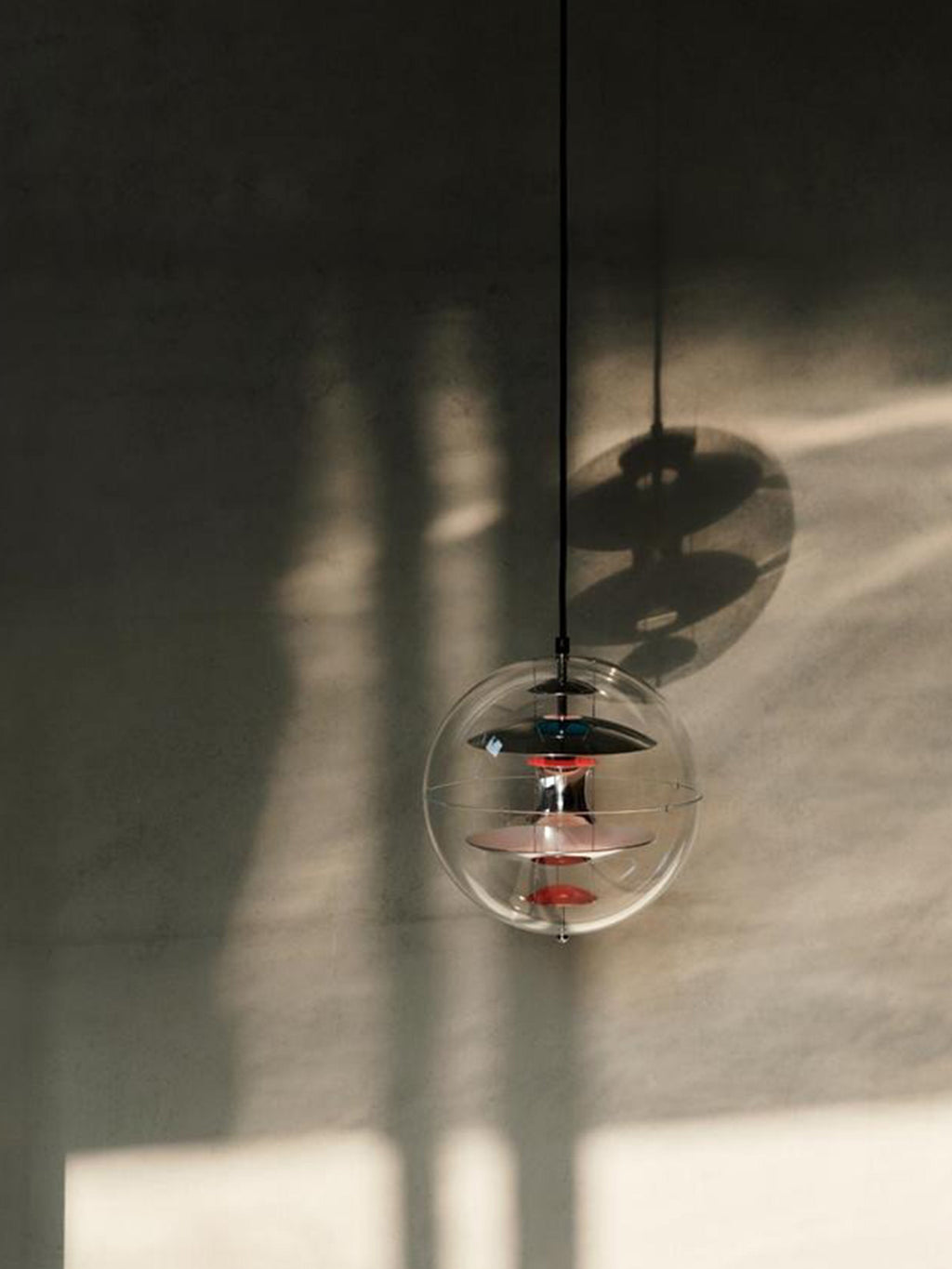 Globe Small Pendant Light VP, Design Verner Panton