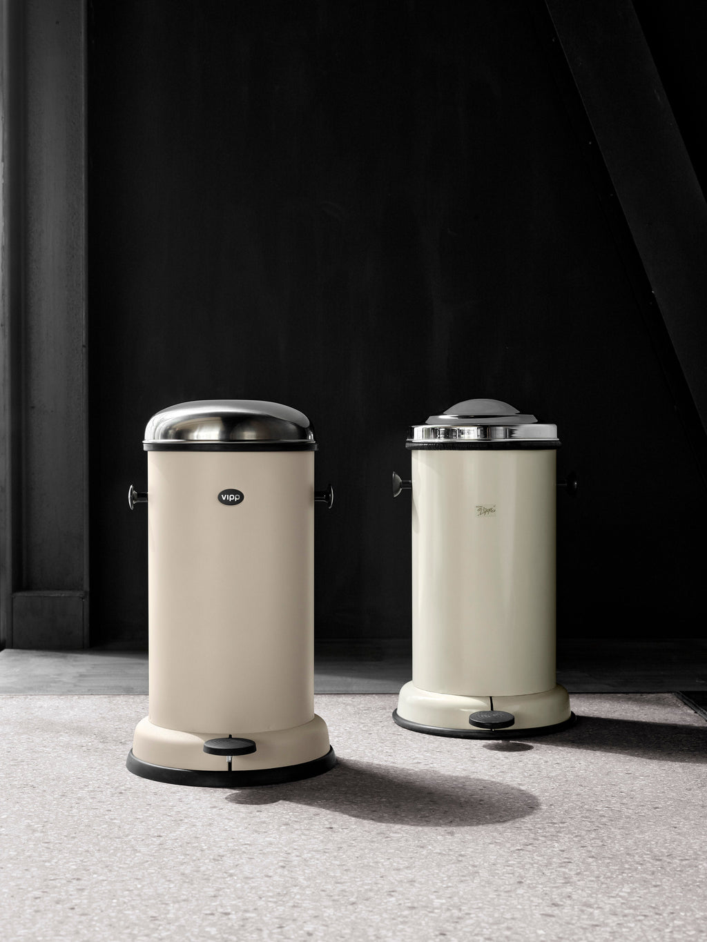 Vipp15 Waste Bin with Pedal Function