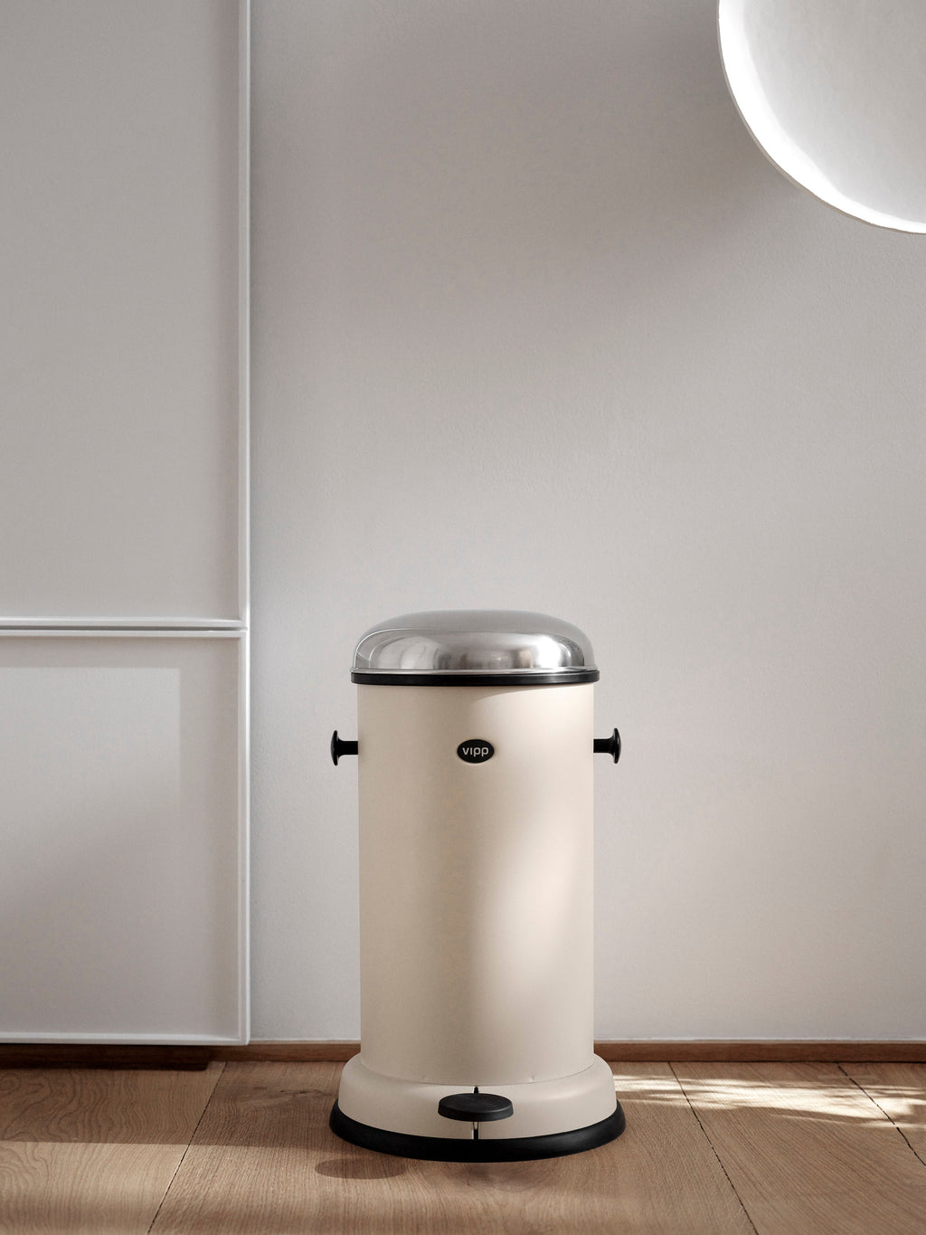 Vipp15 Waste Bin with Pedal Function