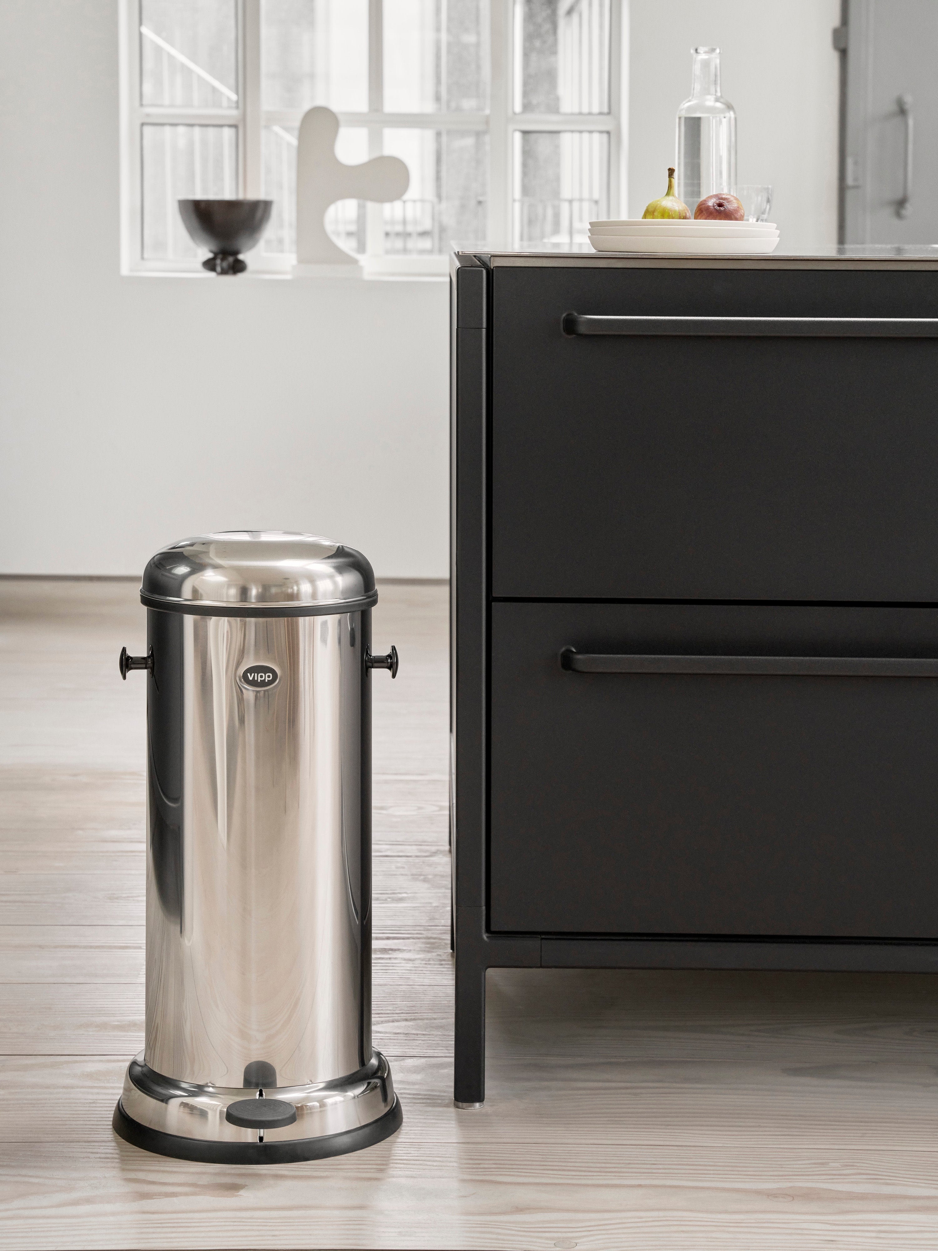 Vipp16 Waste Bin with Pedal Function