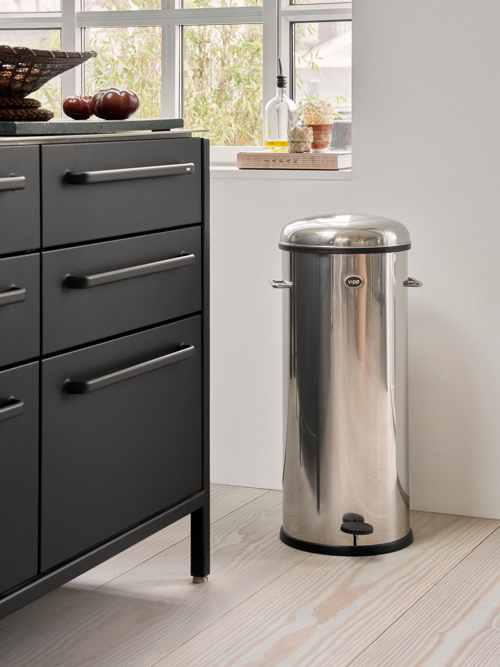 Vipp17 Waste Bin with Pedal Function