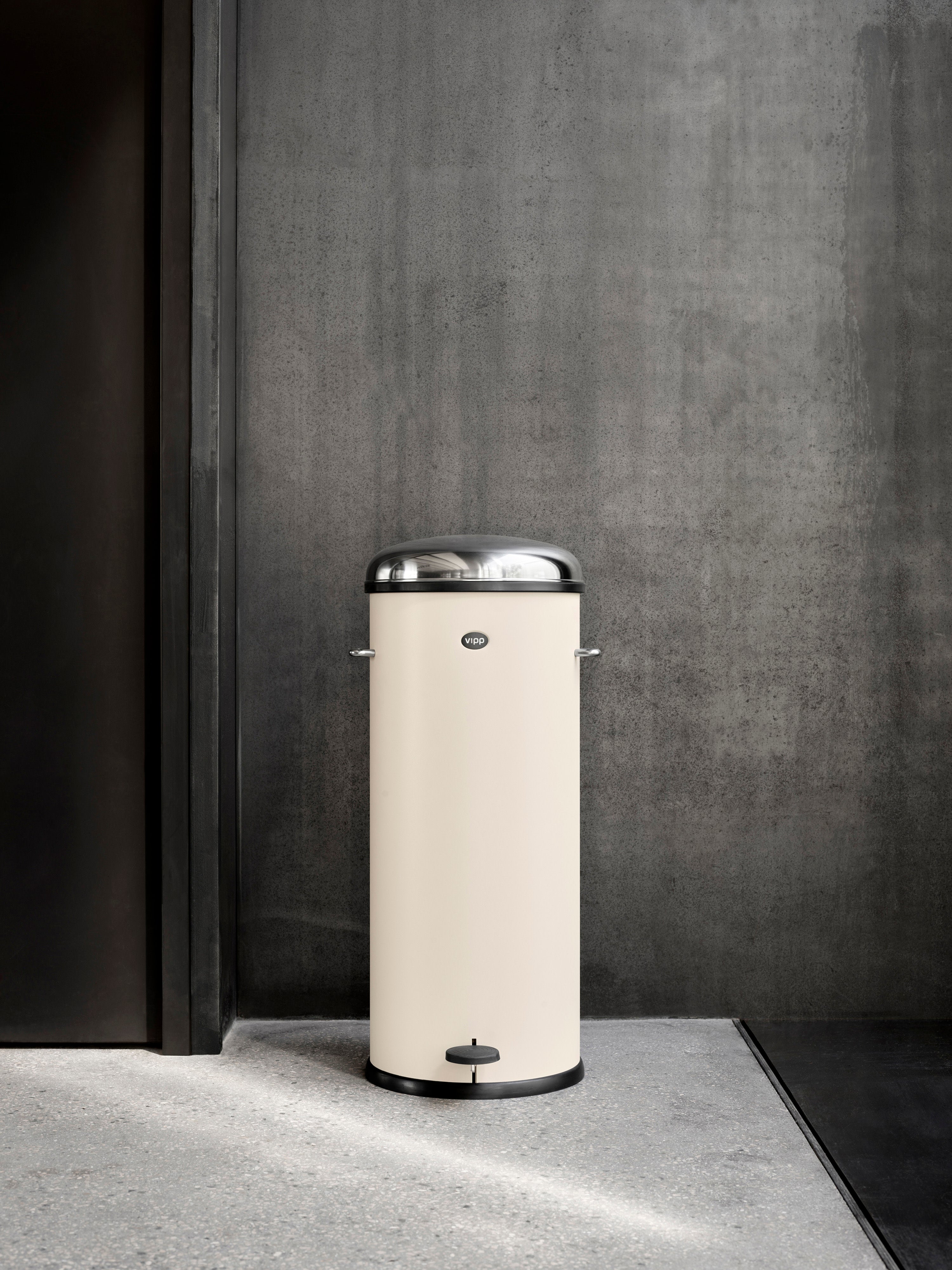Vipp17 Waste Bin with Pedal Function
