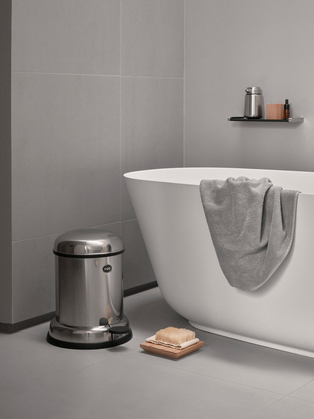 Vipp14 Bathroom Bin with Pedal Function