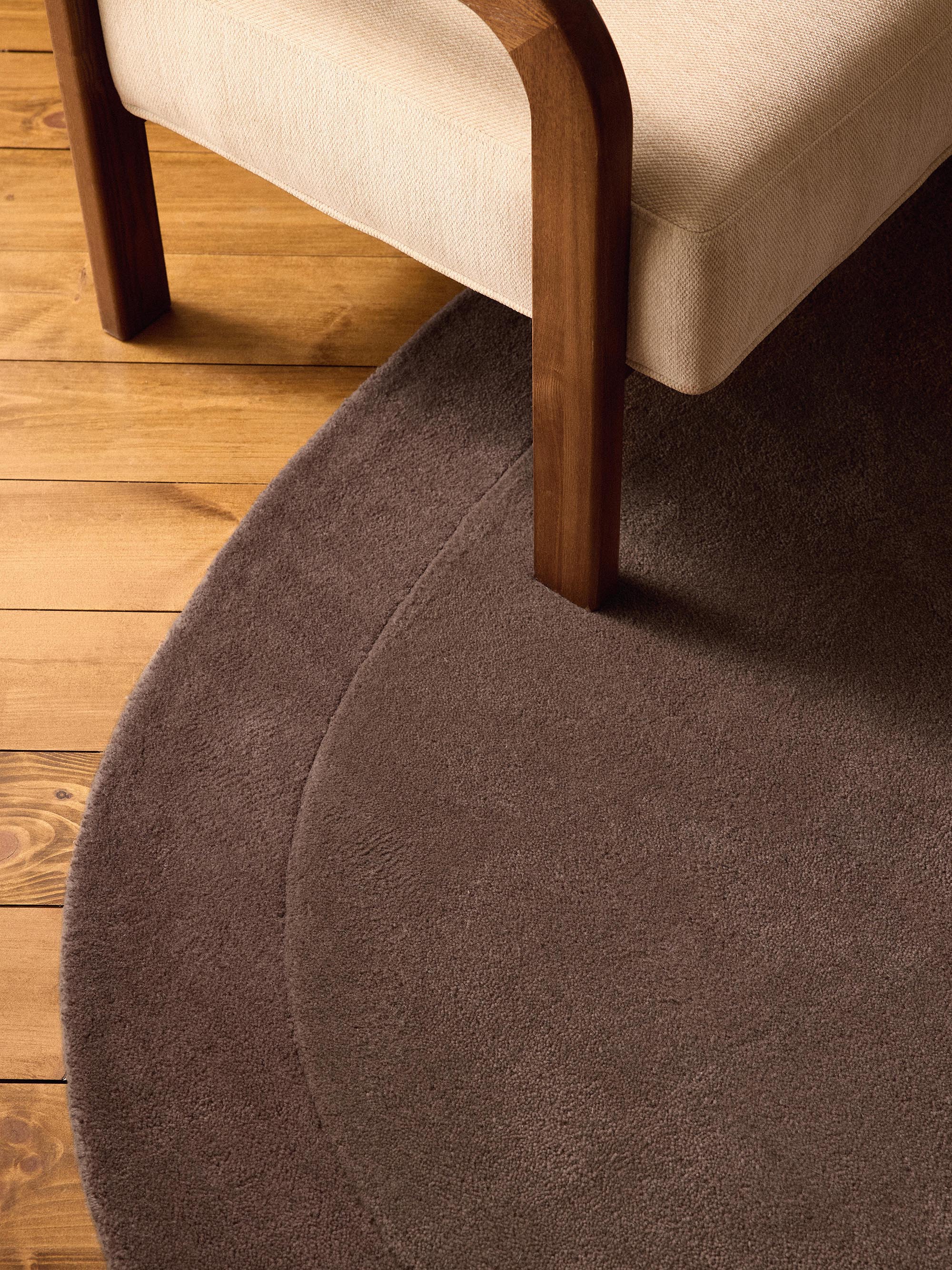 Kadey Organic-Shaped Hand-Tufted Wool Rug