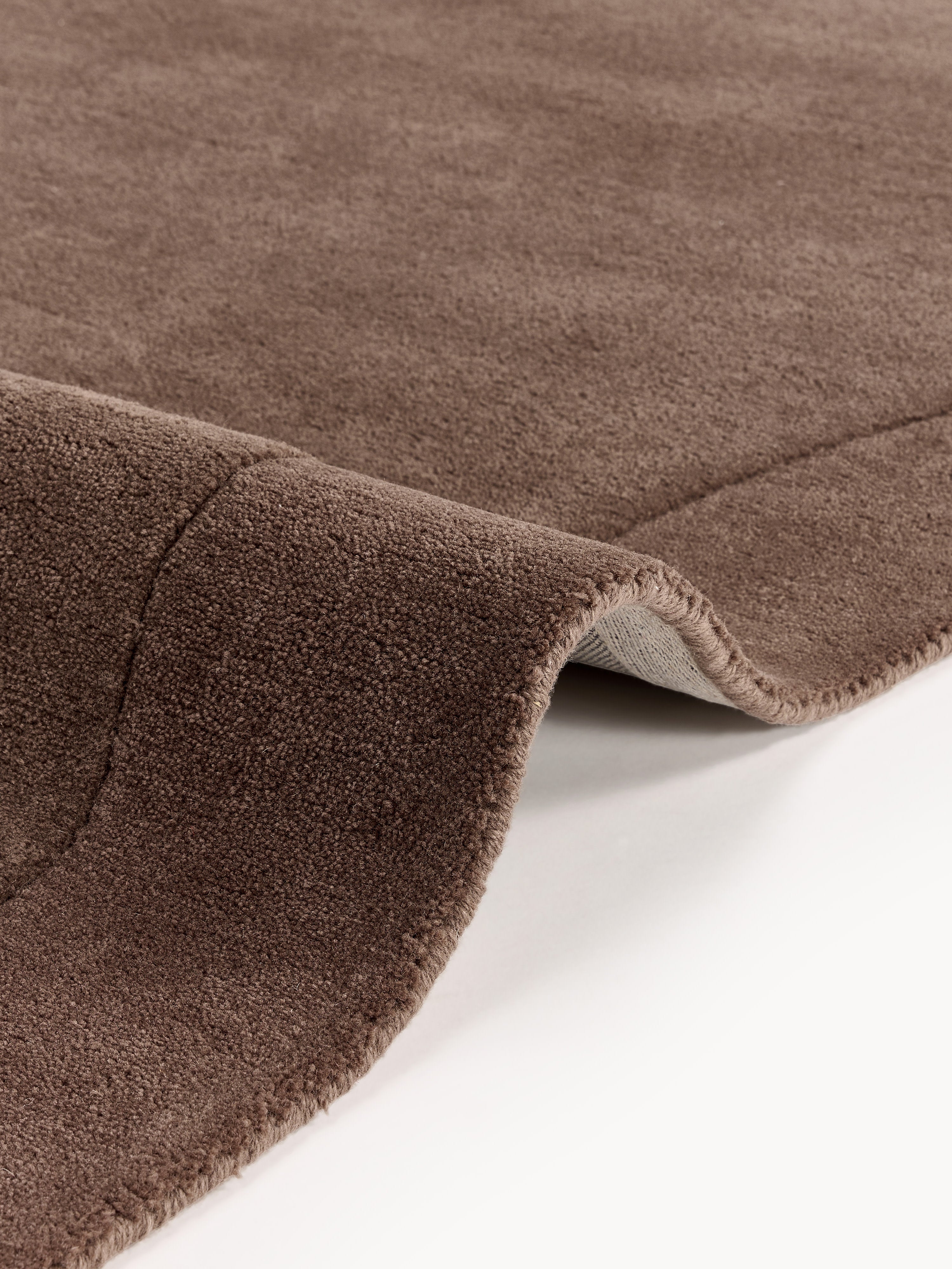 Kadey Organic-Shaped Hand-Tufted Wool Rug