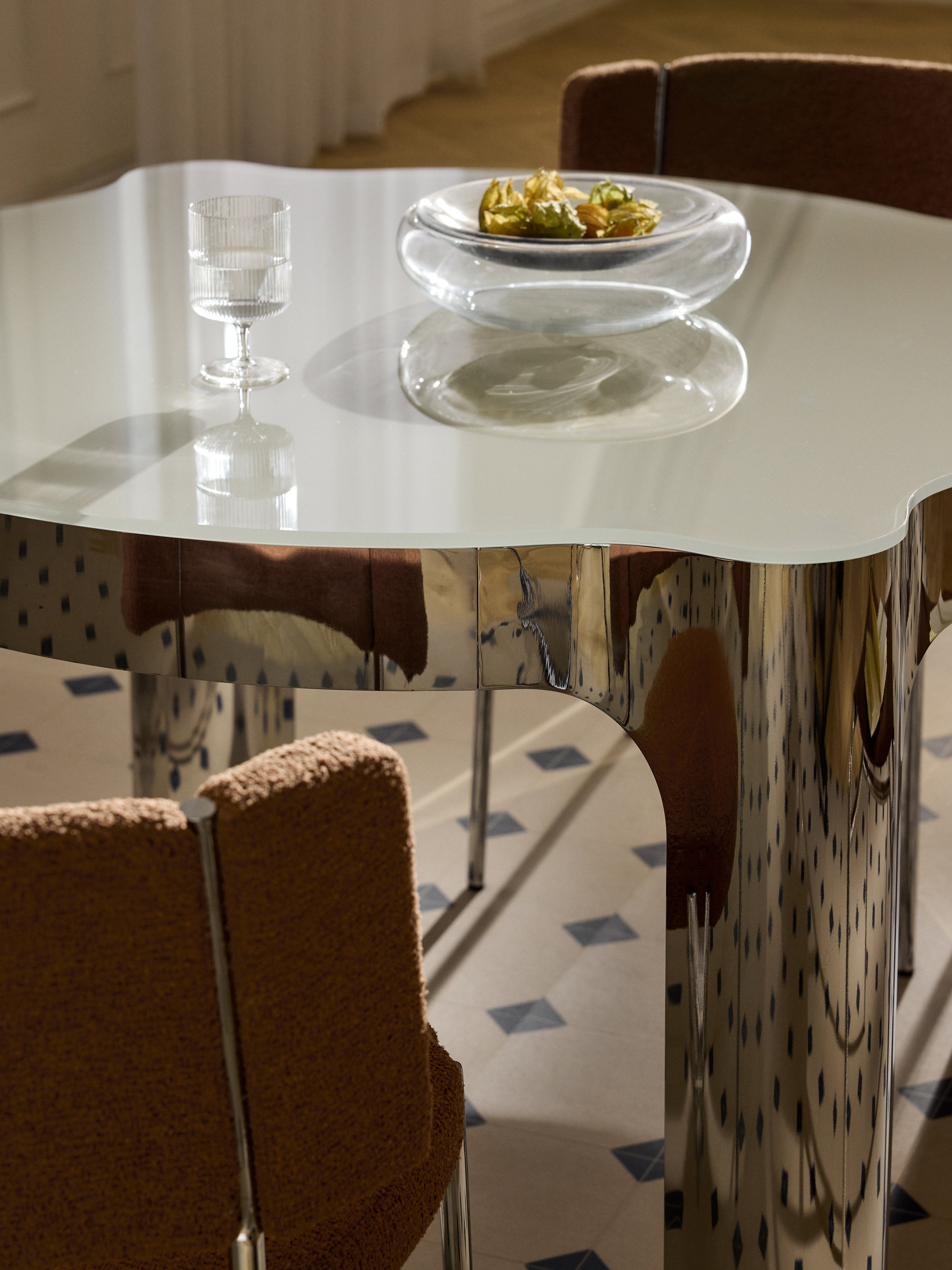 Georgia Round Dining Table with Glass Top, Ø 110 cm
