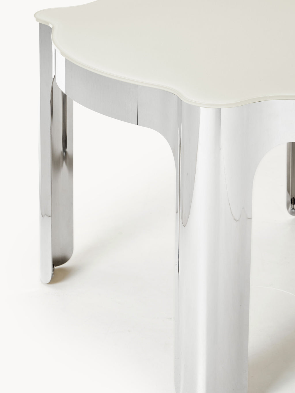 Georgia Round Dining Table with Glass Top, Ø 110 cm
