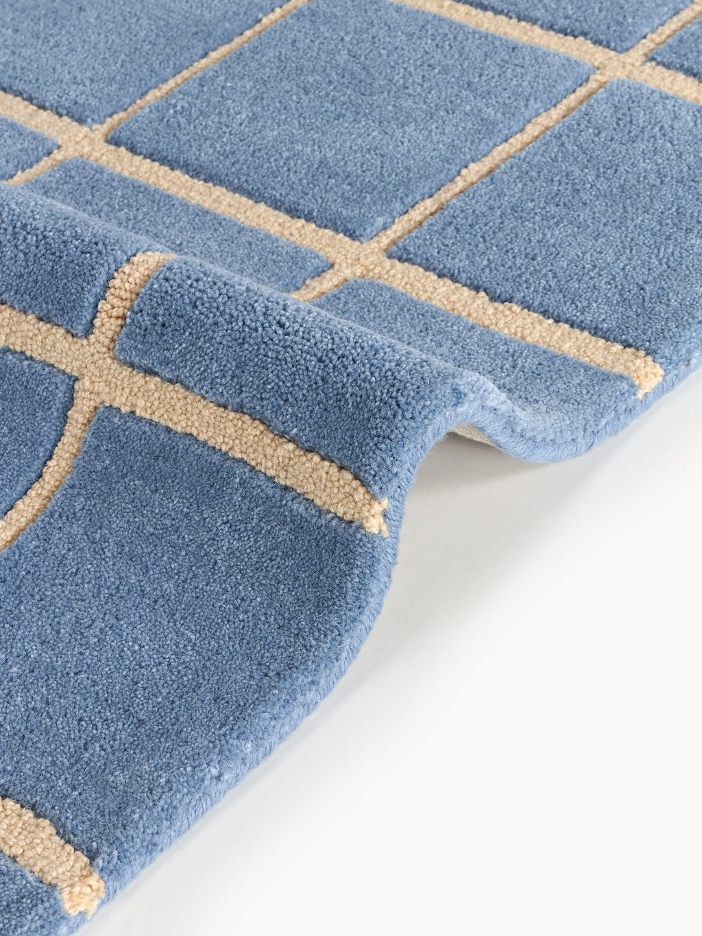 Kallie Hand-Tufted High-Low Wool Rug
