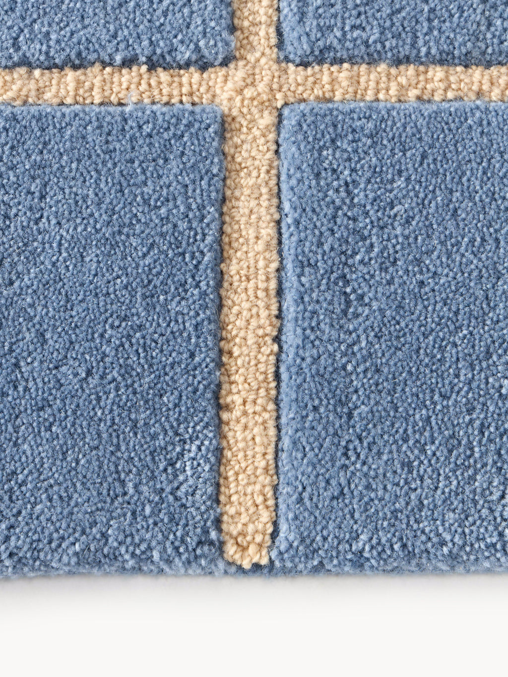 Kallie Hand-Tufted High-Low Wool Rug
