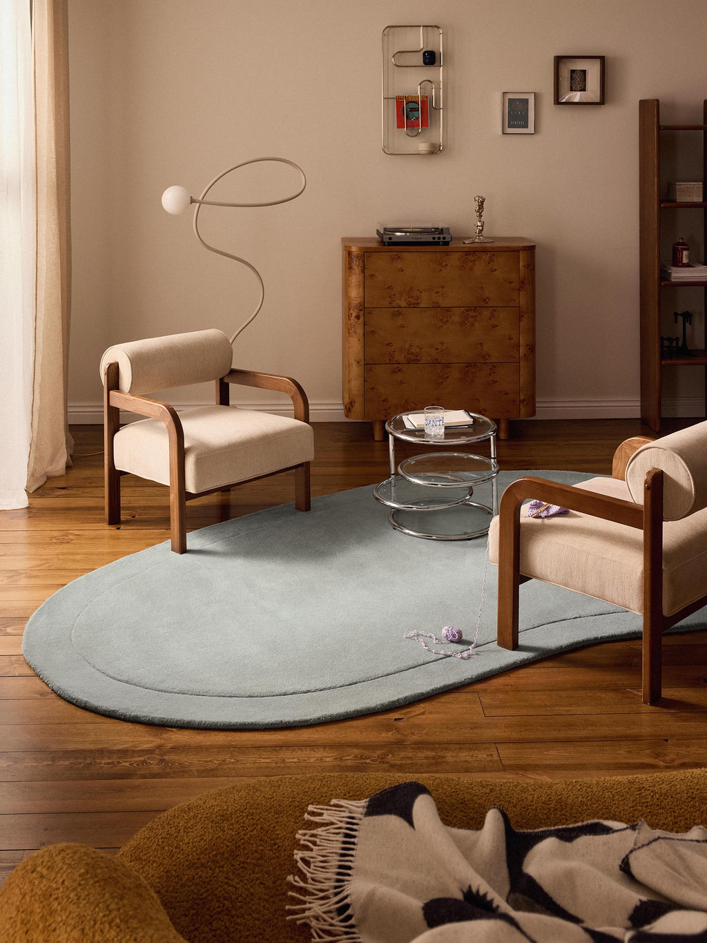 Kadey Organic-Shaped Hand-Tufted Wool Rug