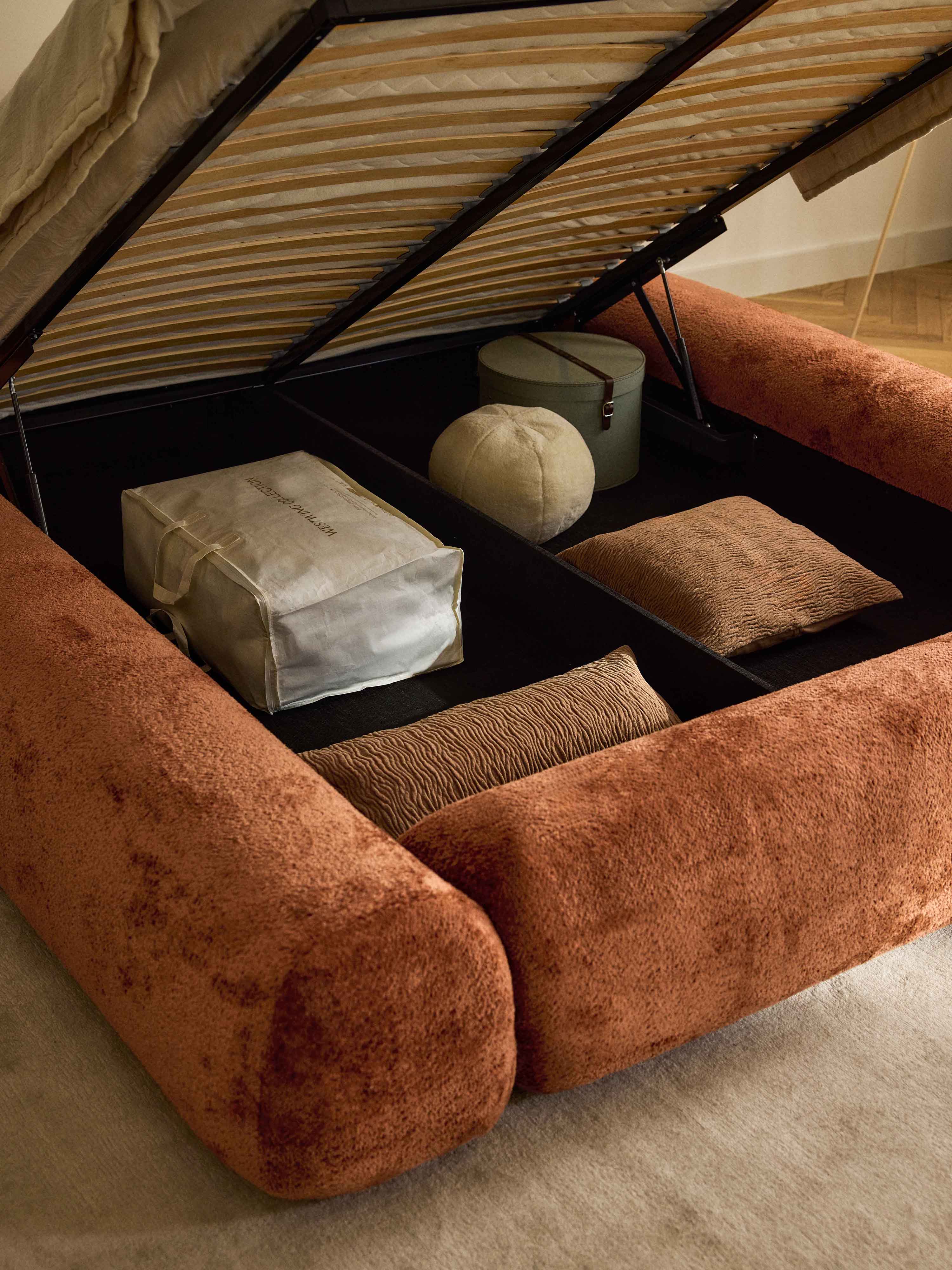 Wolke Upholstered Teddy Bouclé Bed with Storage
