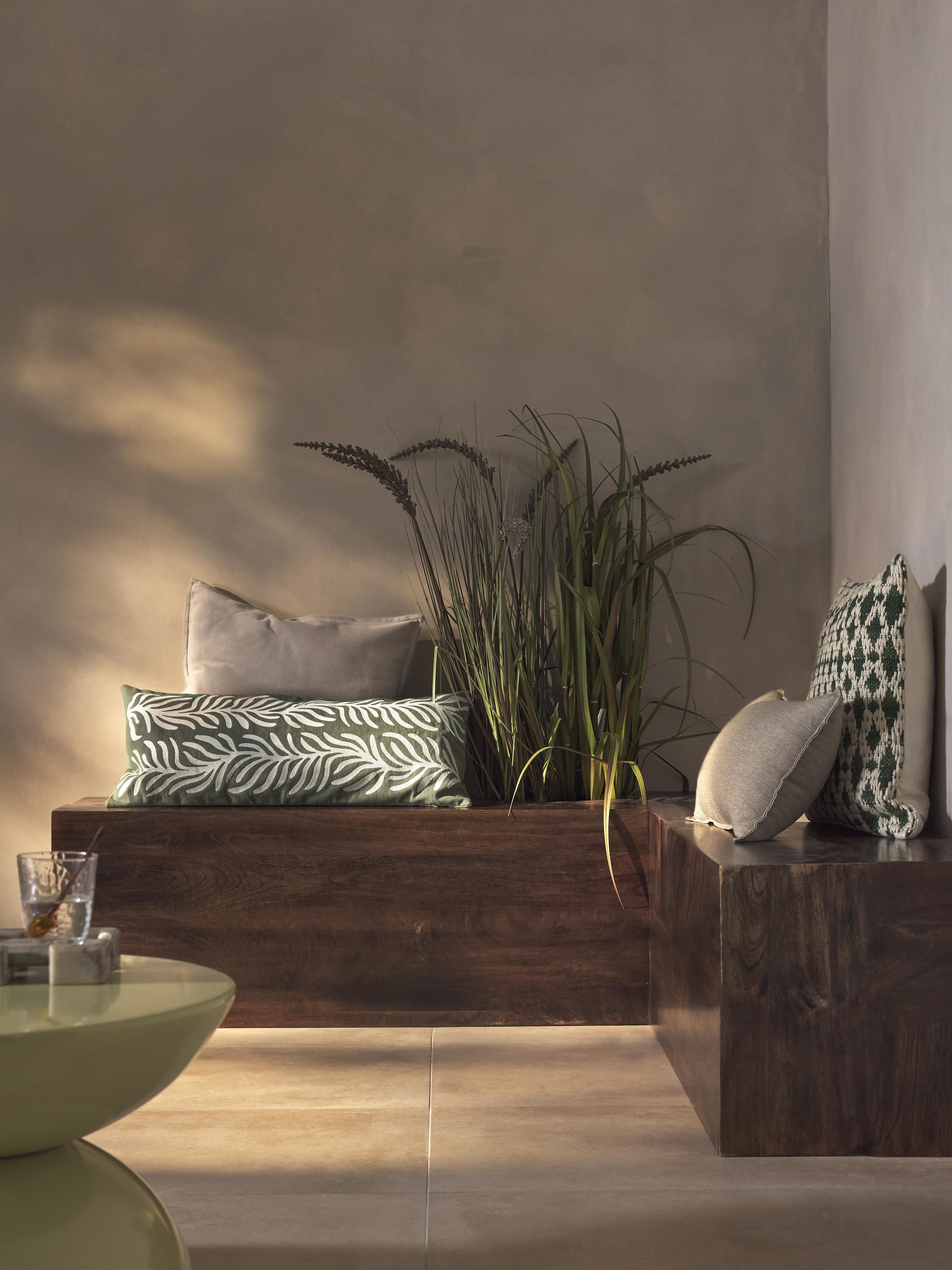 Yamir Outdoor Cushion Cover with Woven Pattern