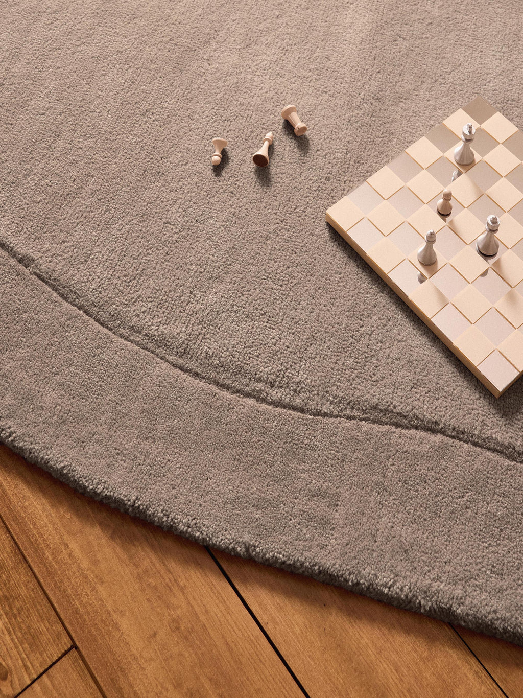 Kadey Organic-Shaped Hand-Tufted Wool Rug