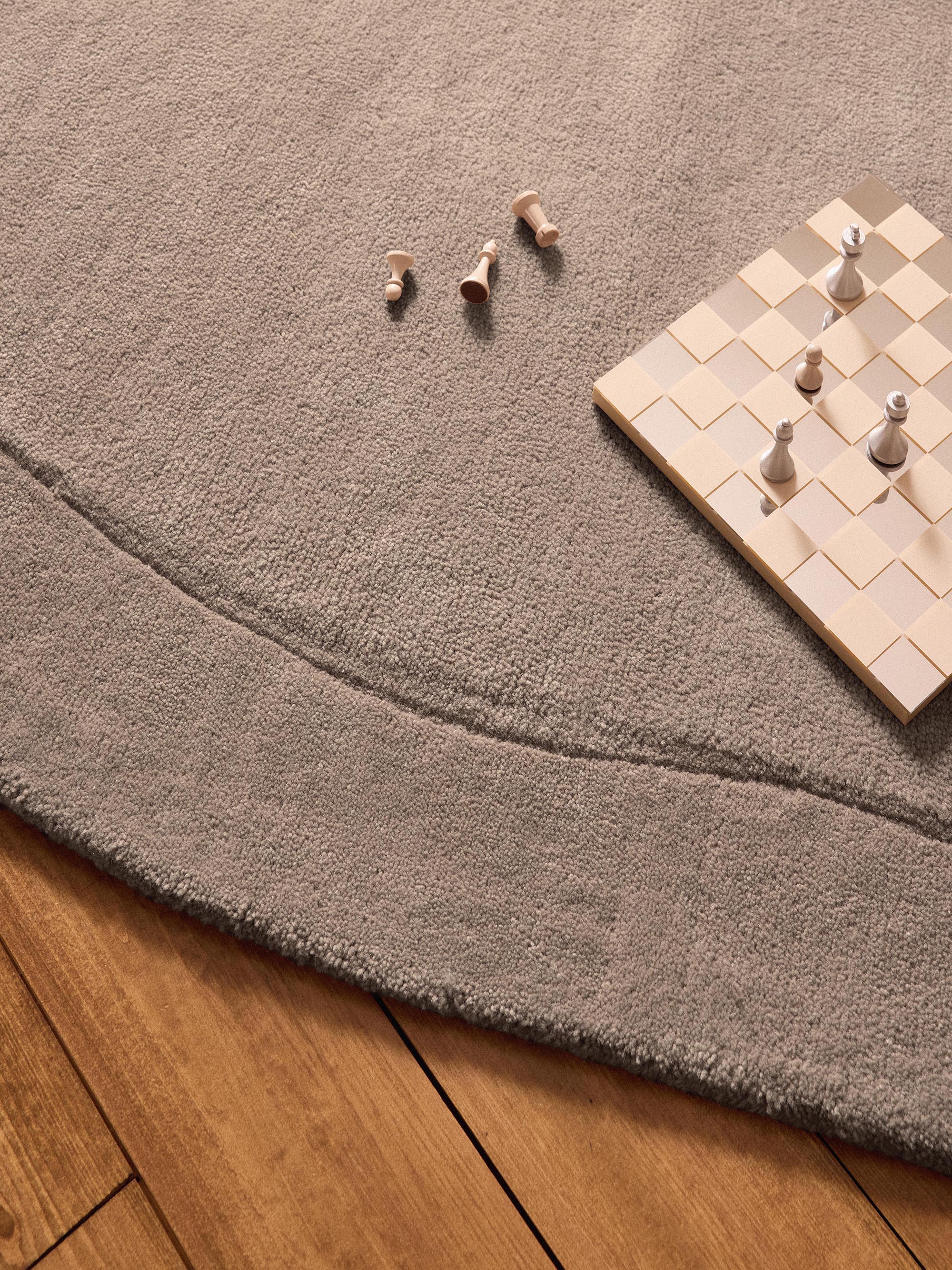 Kadey Organic-Shaped Hand-Tufted Wool Rug