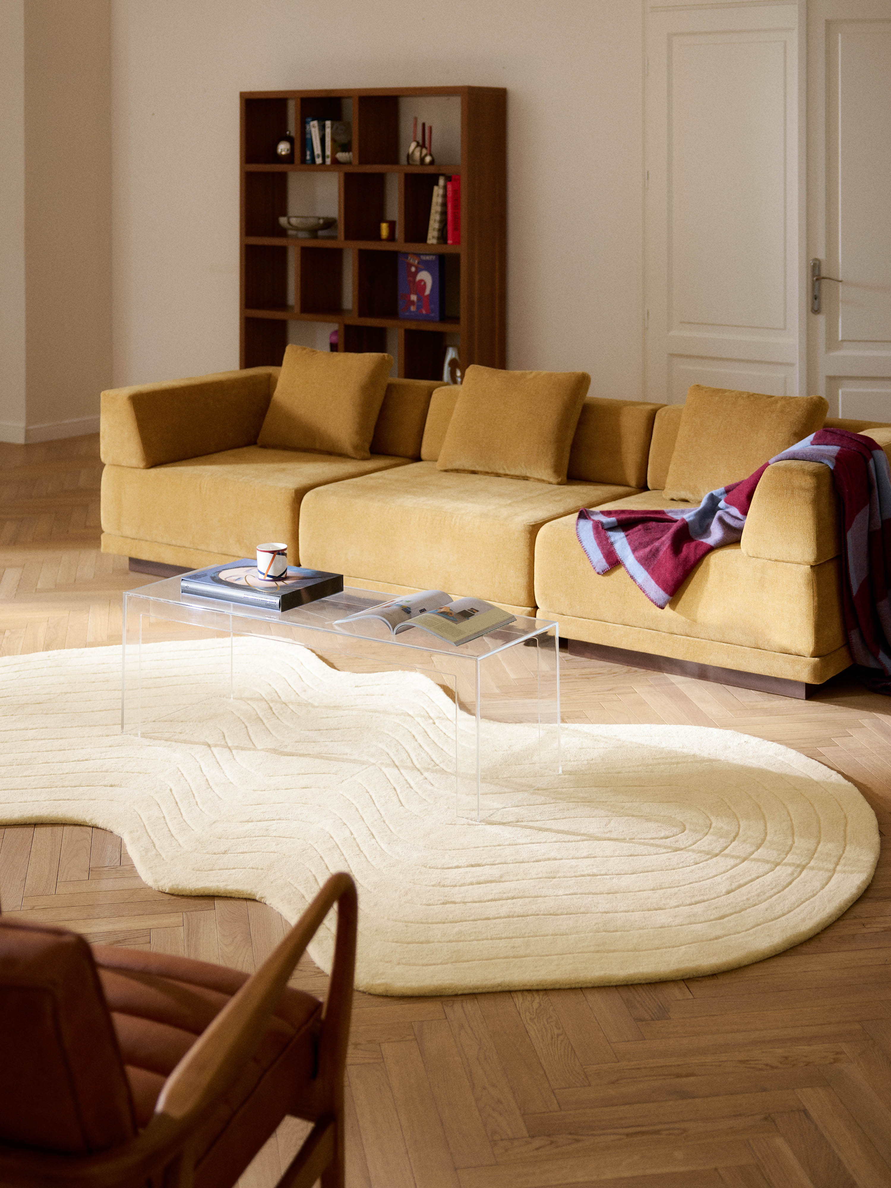 Aliza Organic-Shaped Hand-Tufted Wool Rug