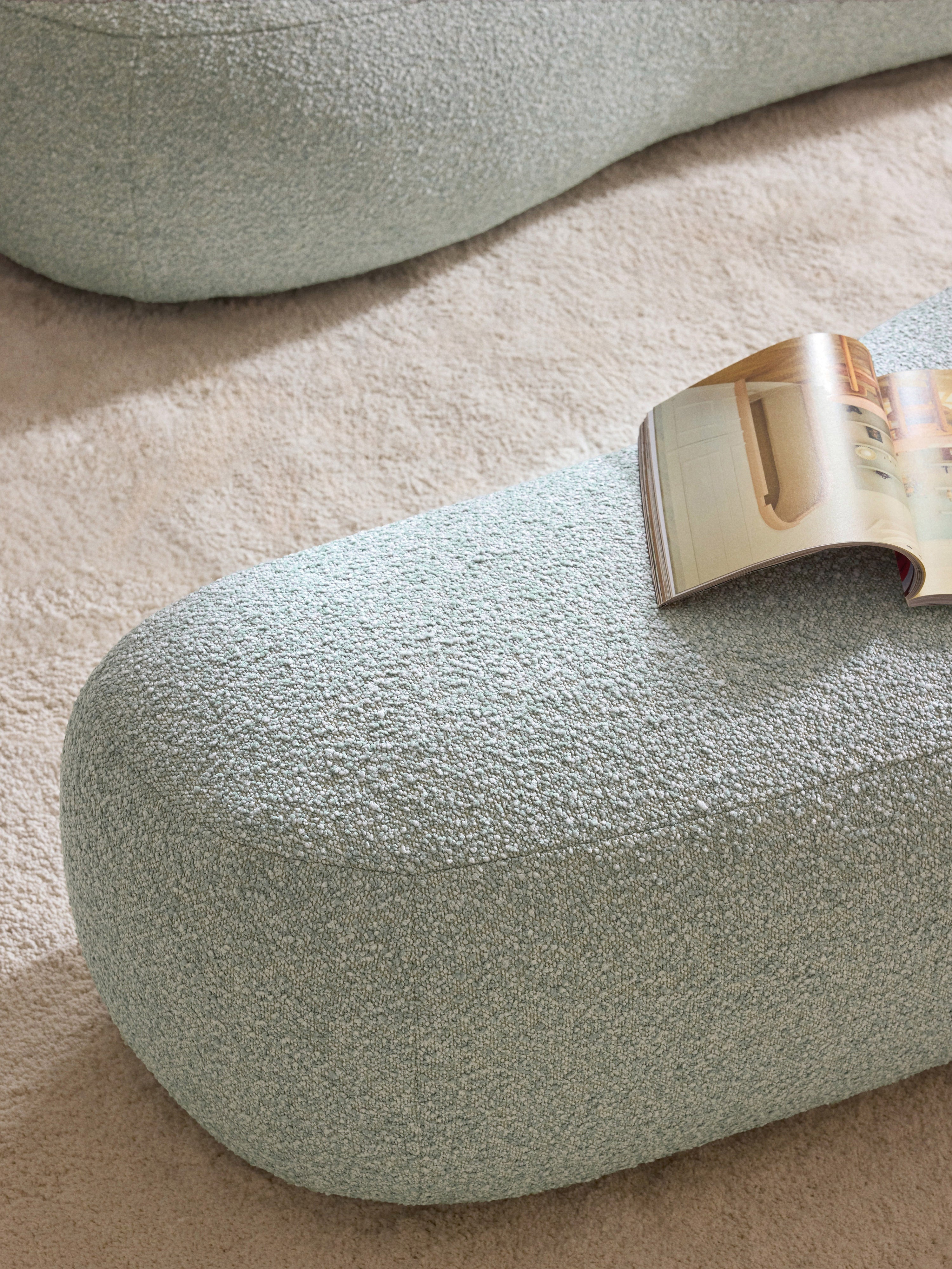 Alba Bouclé XL Ottoman