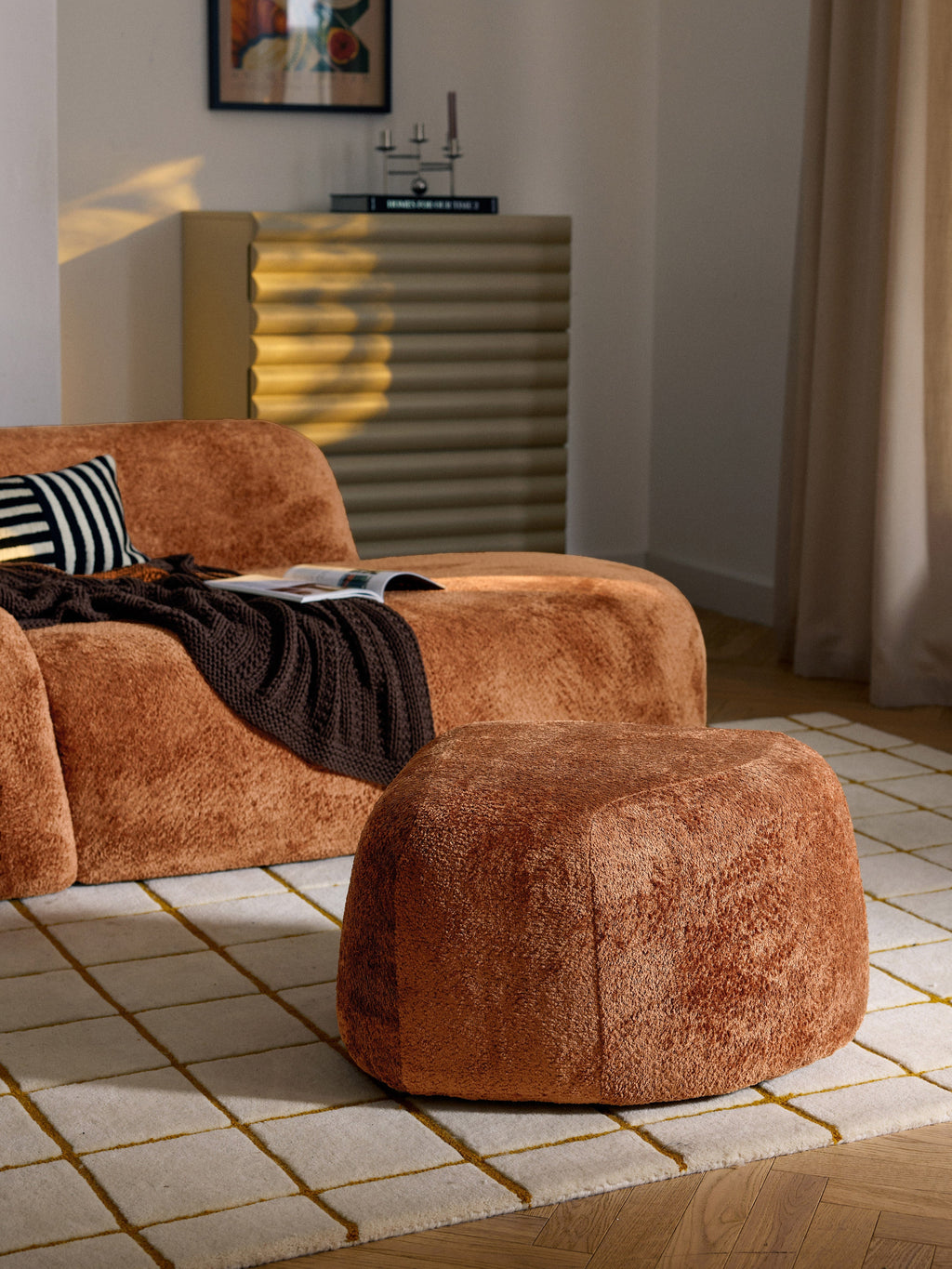 Wolke Oval Teddy Bouclé Ottoman