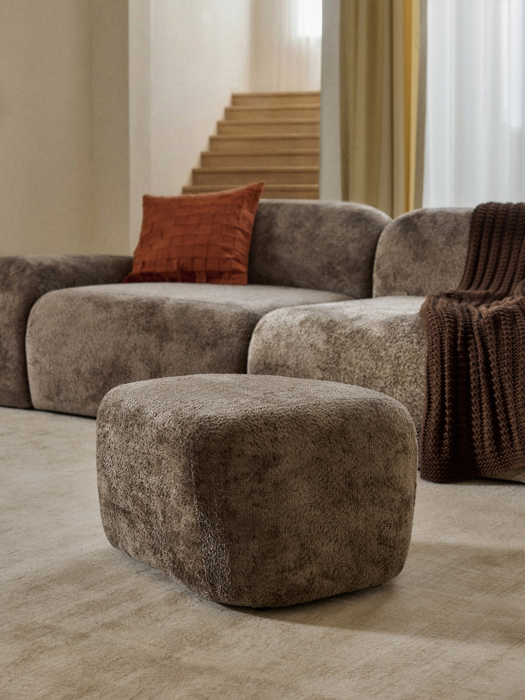 Wolke Oval Teddy Bouclé Ottoman