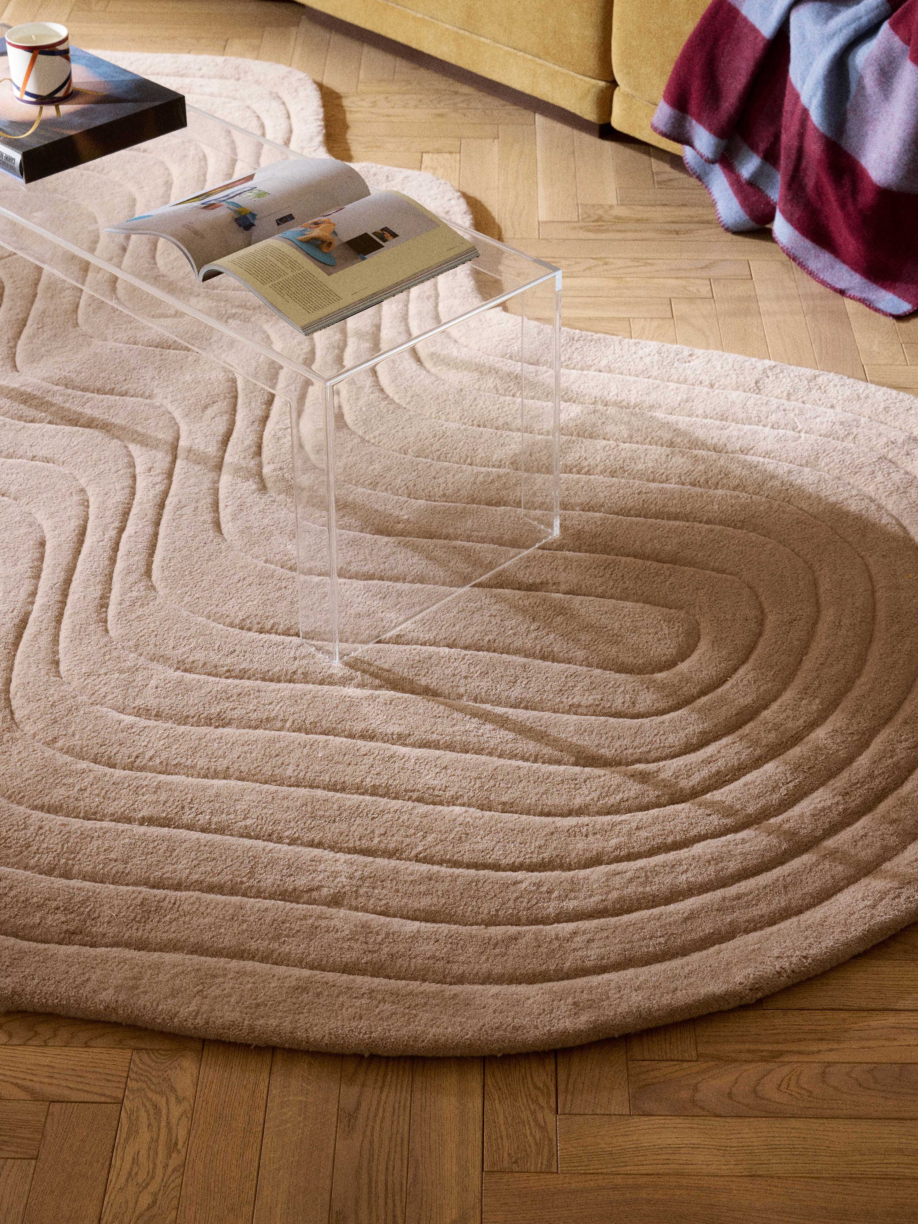 Aliza Organic-Shaped Hand-Tufted Wool Rug