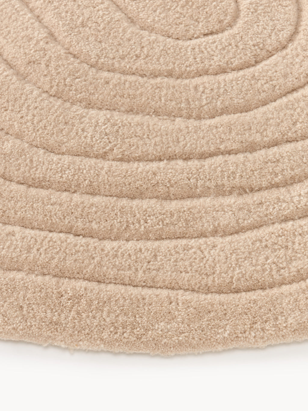 Aliza Organic-Shaped Hand-Tufted Wool Rug