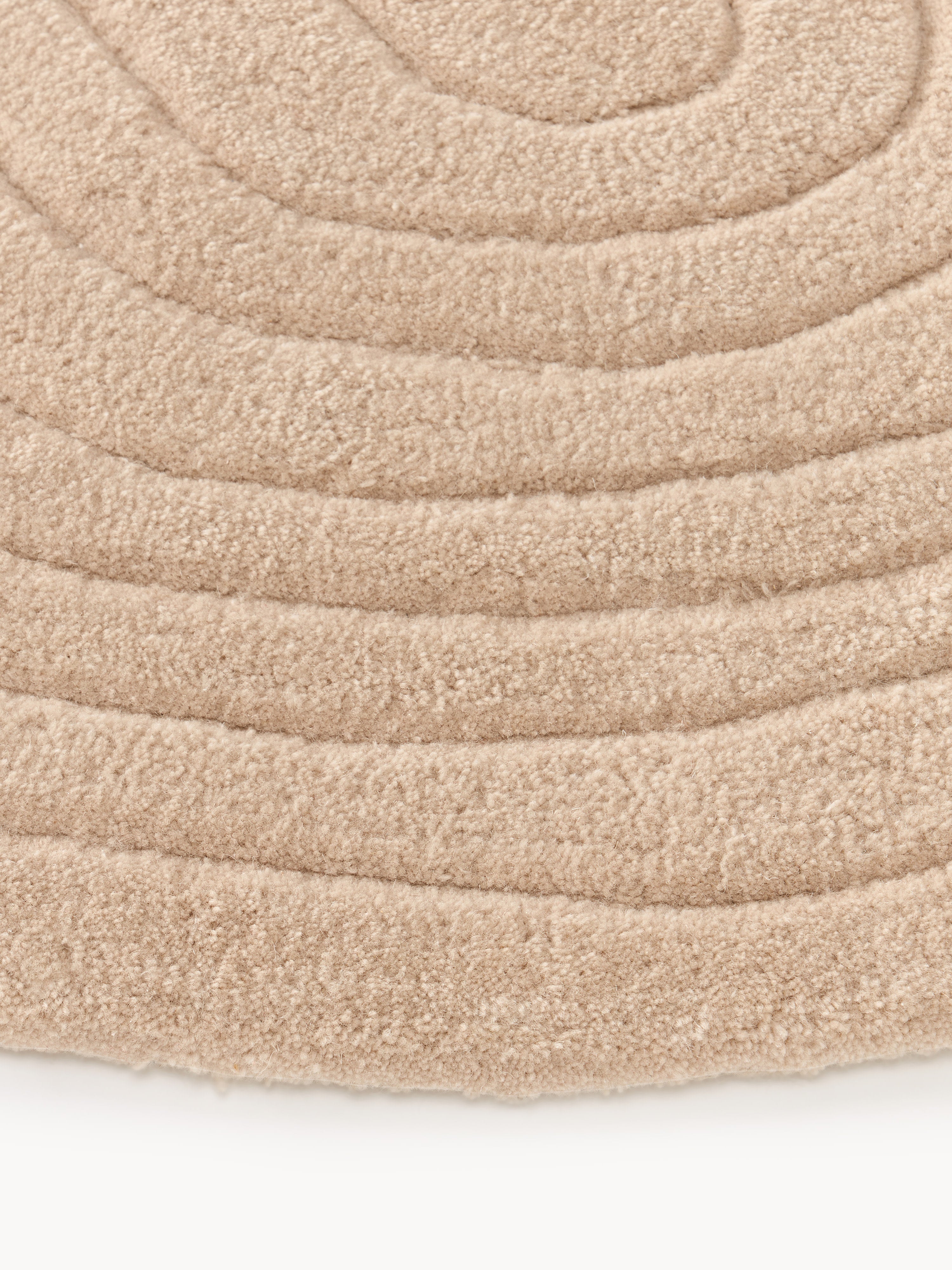 Aliza Organic-Shaped Hand-Tufted Wool Rug