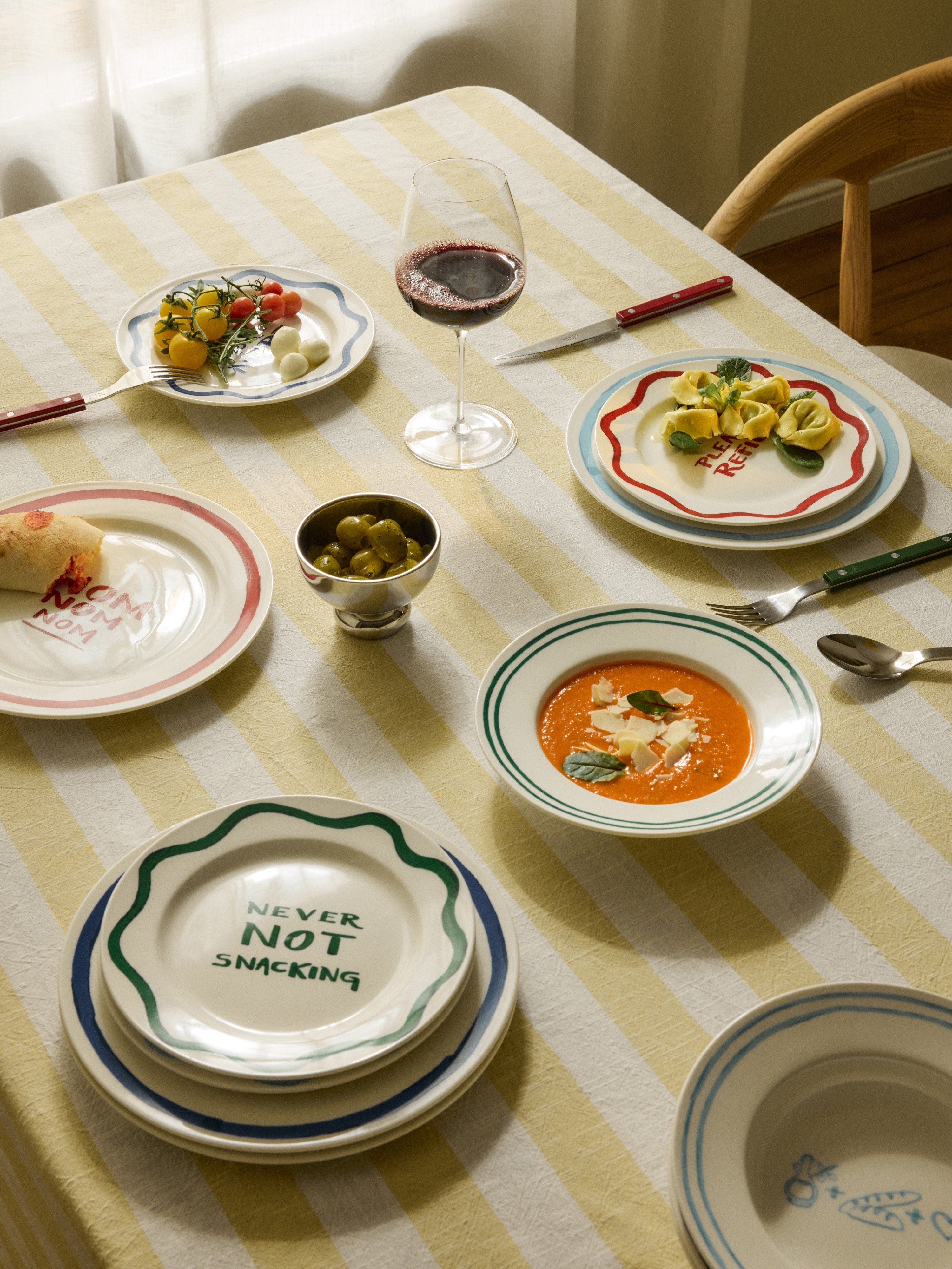 Porcelain Tableware Set Tutti with Decorative Motif, 4 people, Set of 12