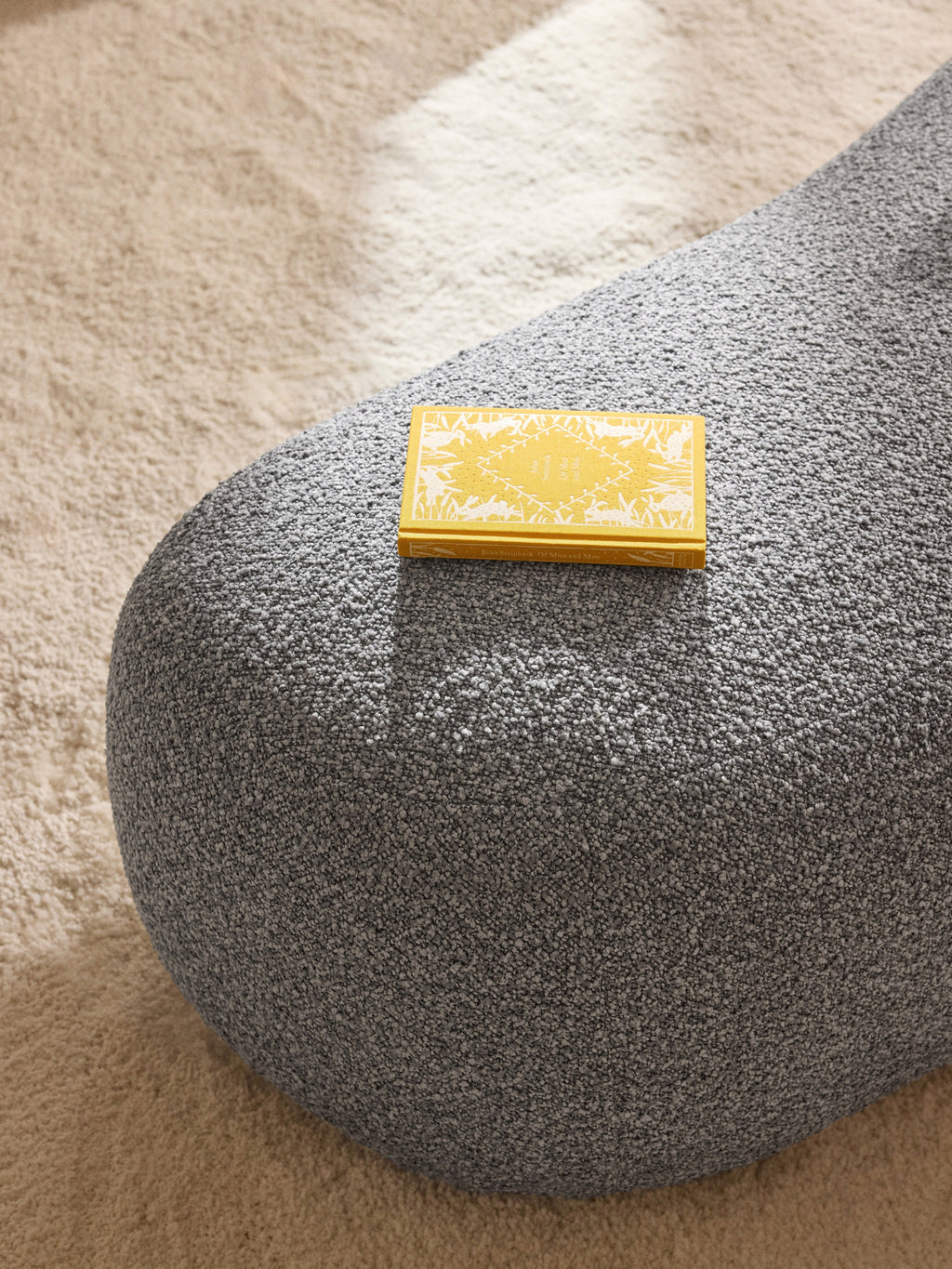 Alba Bouclé XL Ottoman