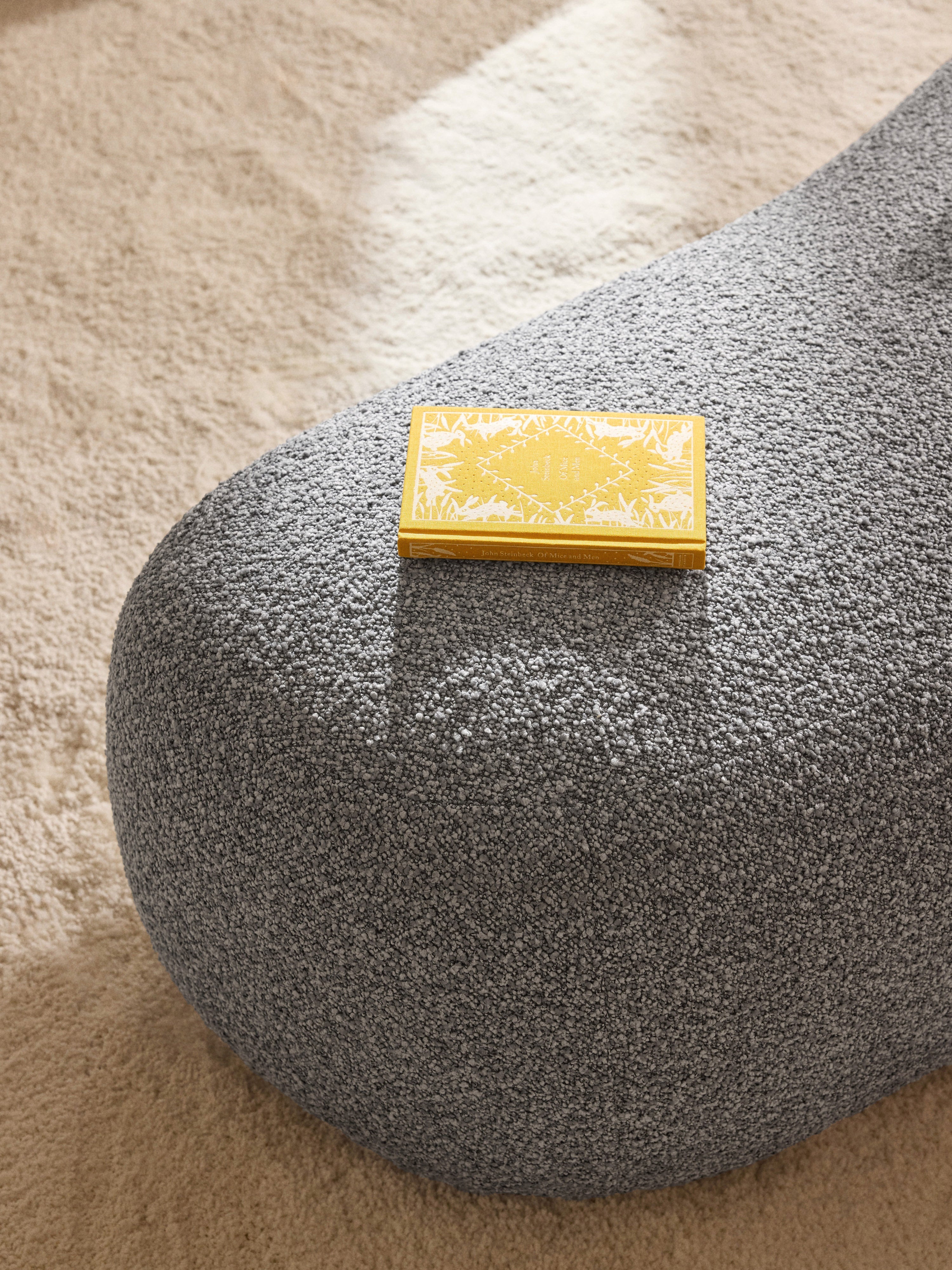Alba Bouclé XL Ottoman