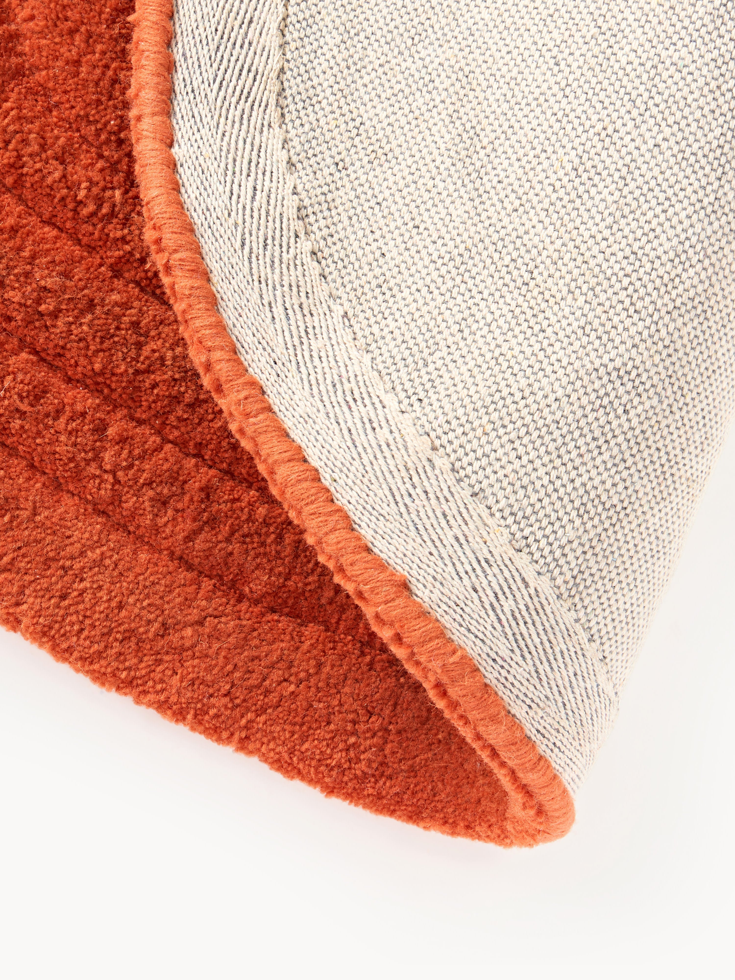 Aliza Organic-Shaped Hand-Tufted Wool Rug