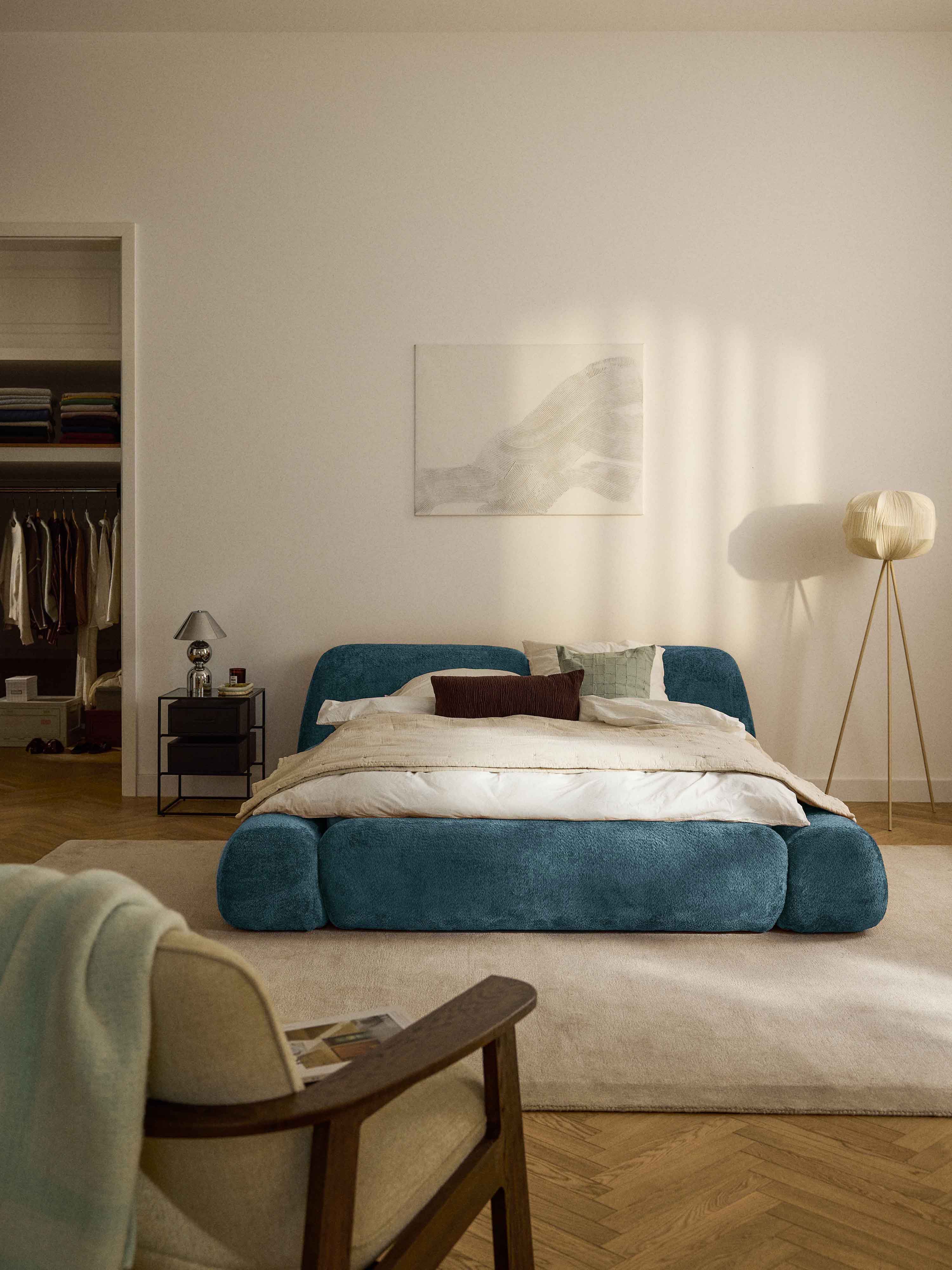 Wolke Upholstered Teddy Bouclé Bed