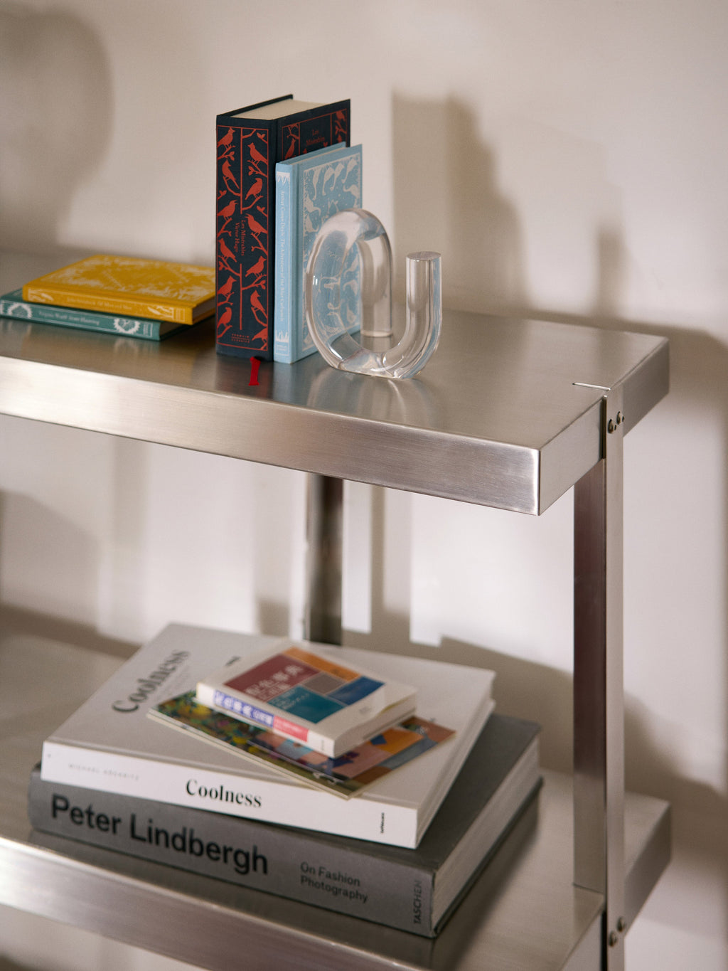 Vana Shelving Unit