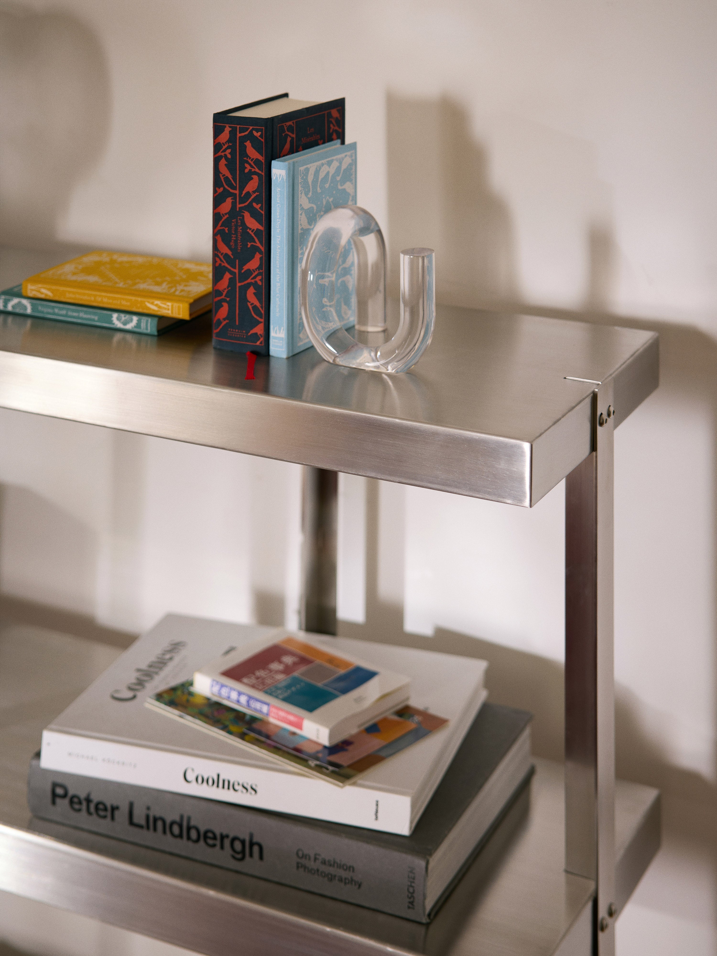 Vana Shelving Unit