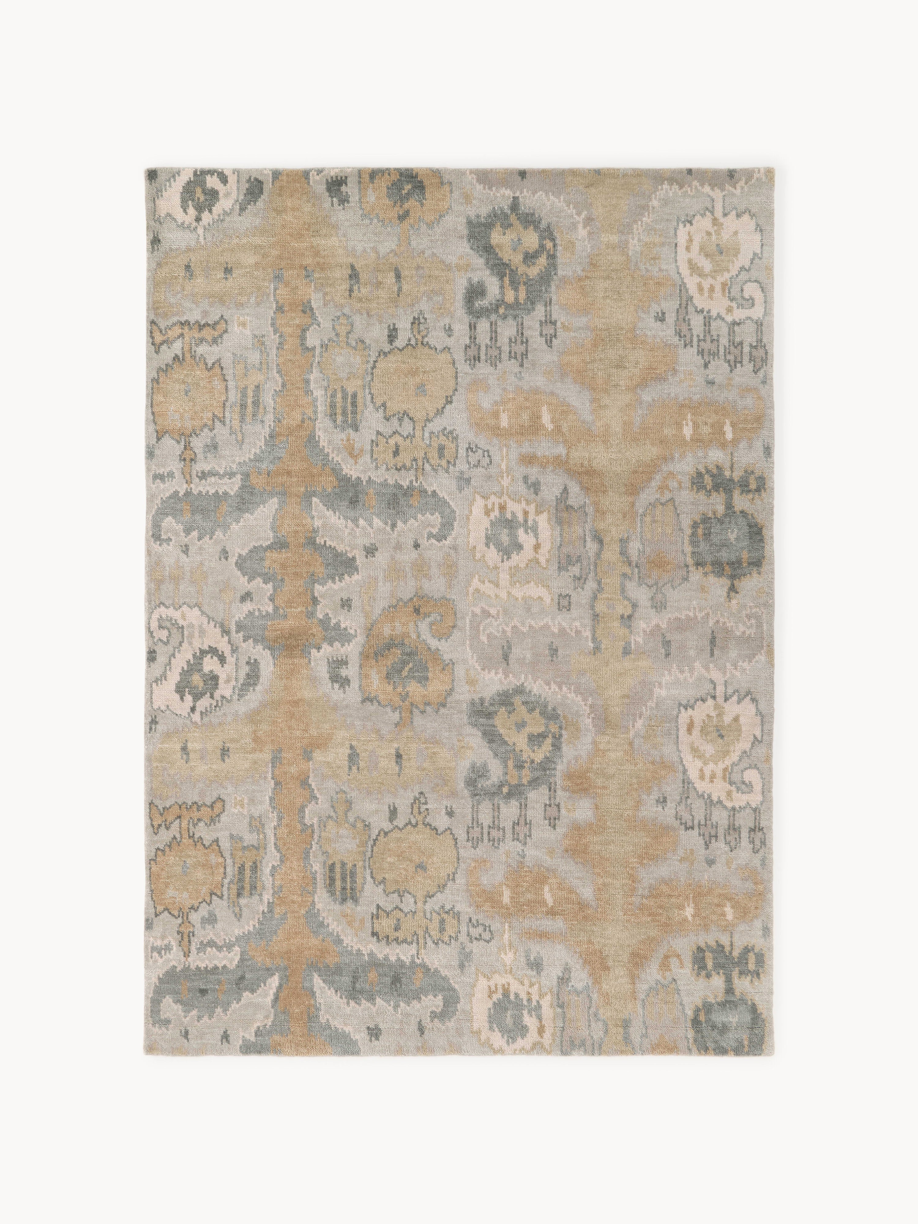 Hand-Knotted Wool Rug Amun