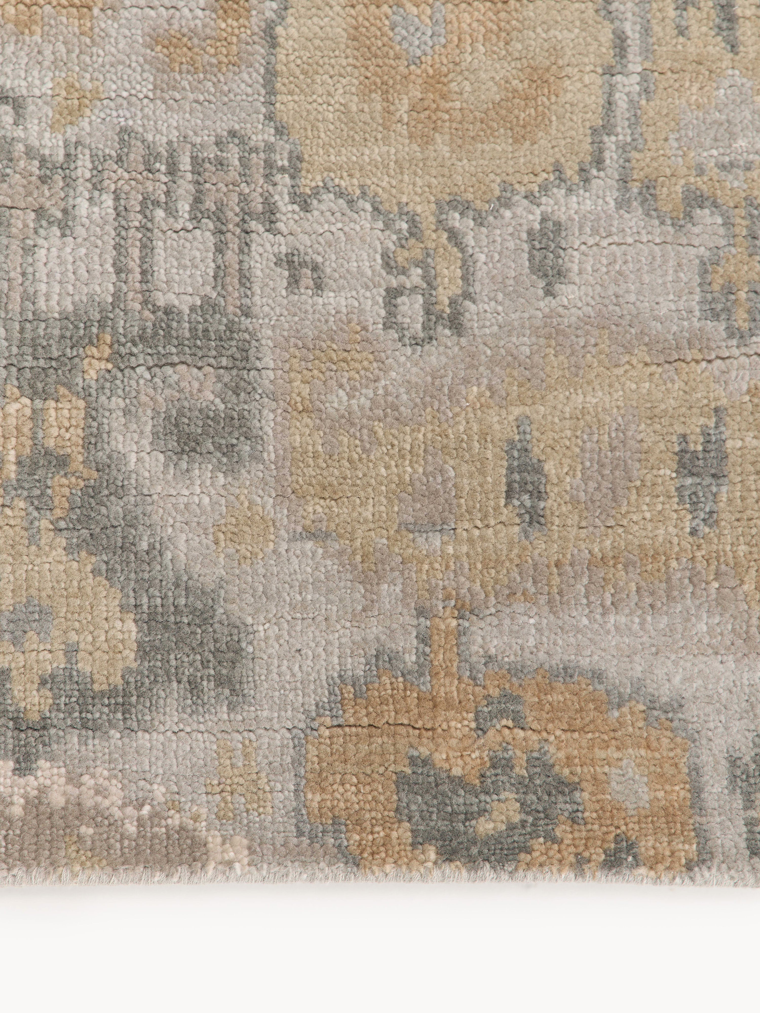 Hand-Knotted Wool Rug Amun