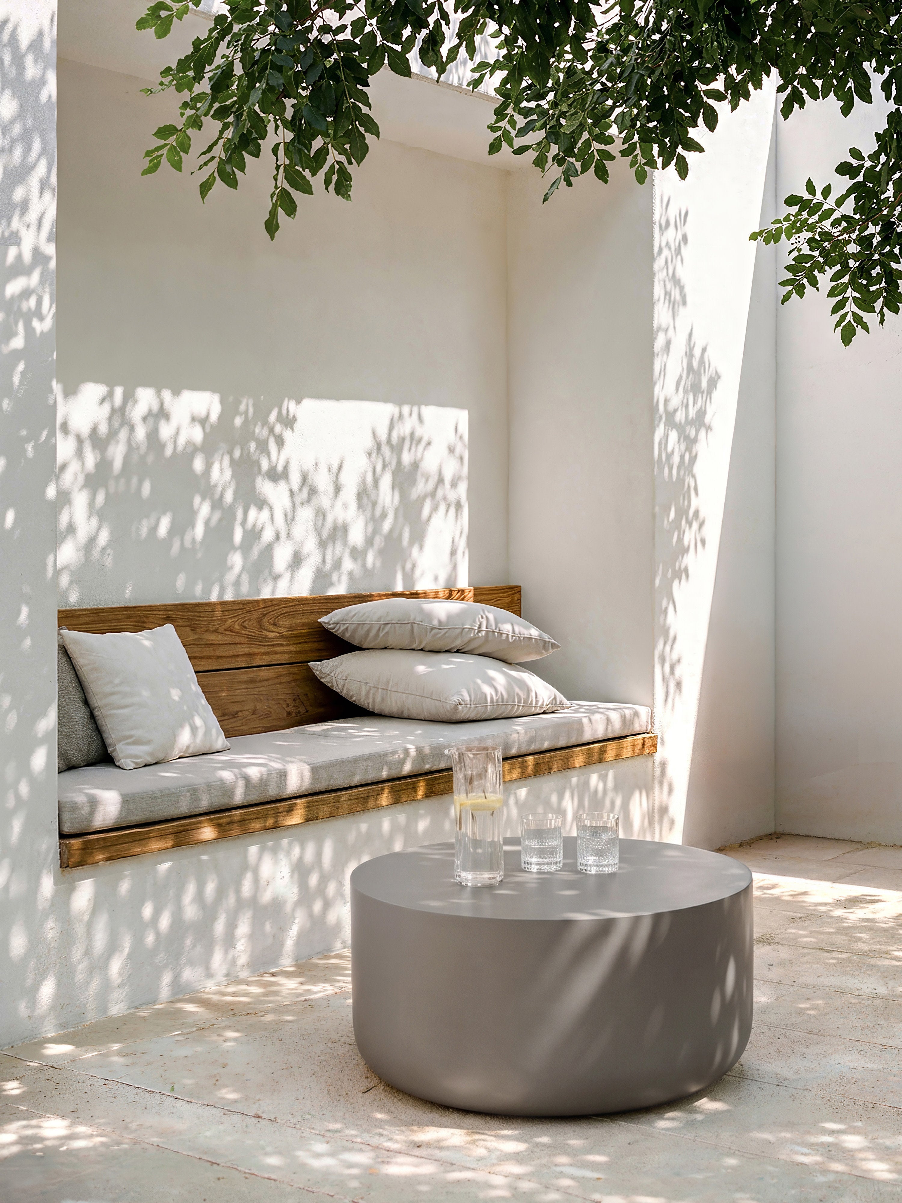 Rona Round In- & Outdoor Coffee Table
