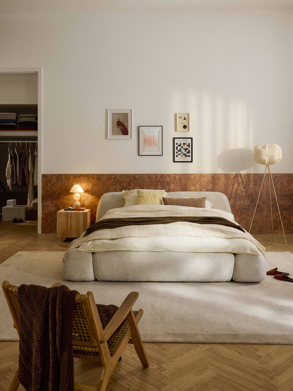 Wolke Upholstered Teddy Bouclé Bed