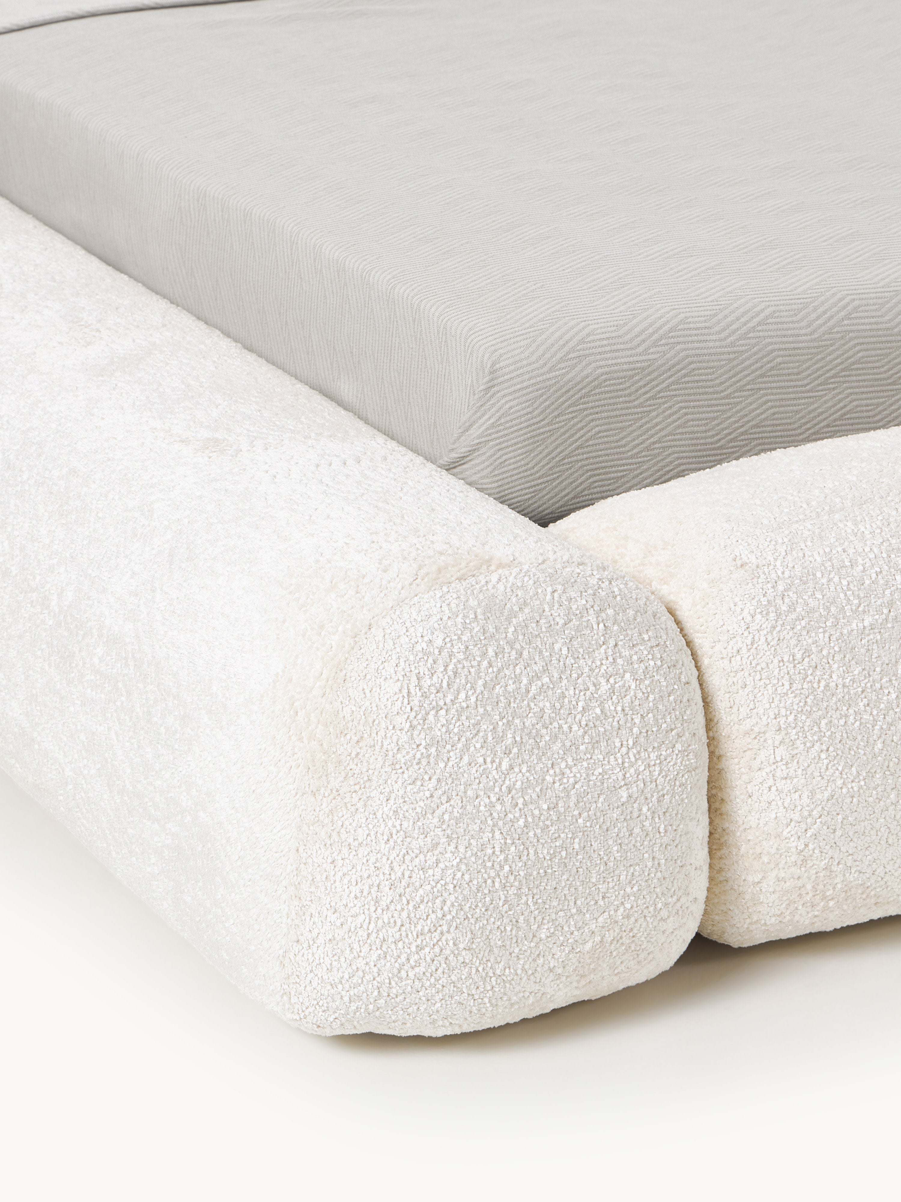 Wolke Upholstered Teddy Bouclé Bed