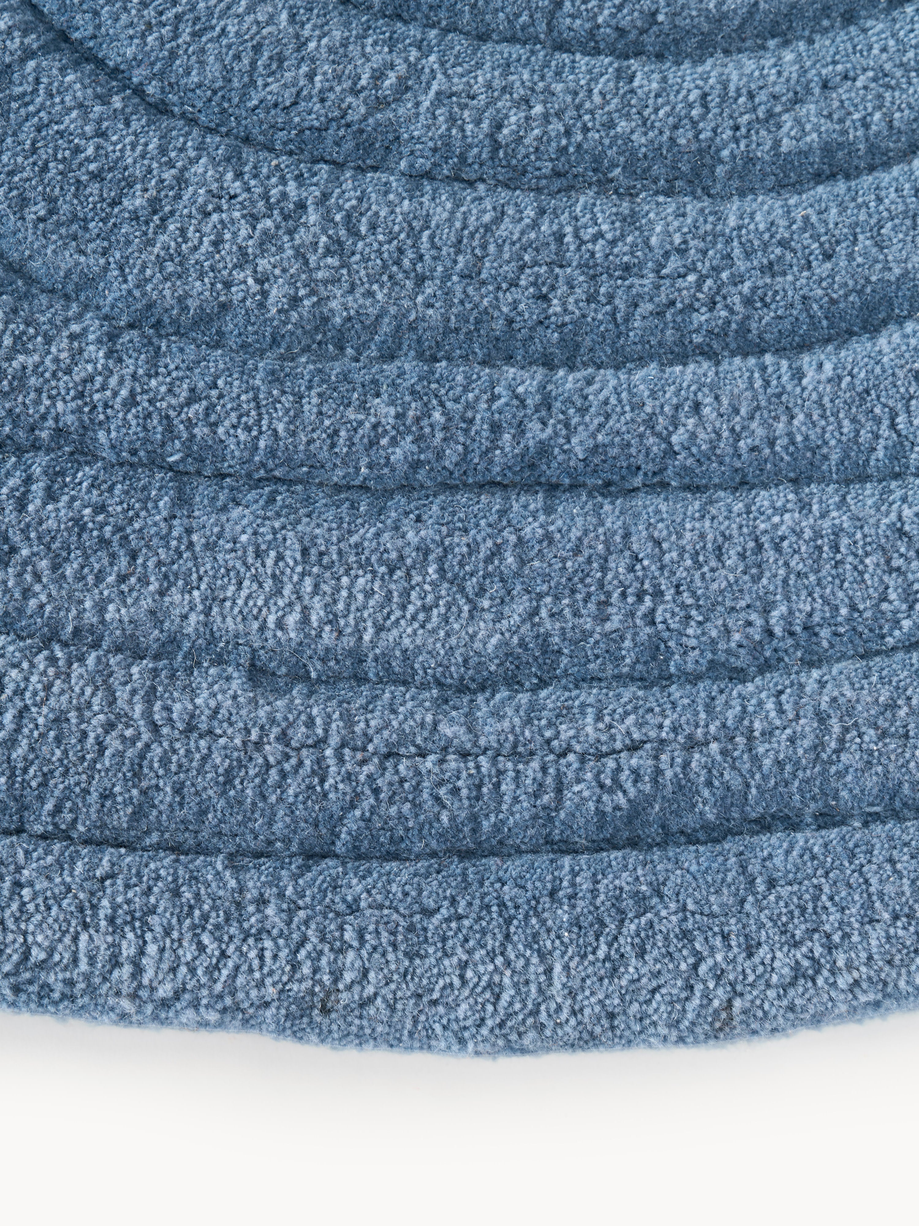 Aliza Organic-Shaped Hand-Tufted Wool Rug