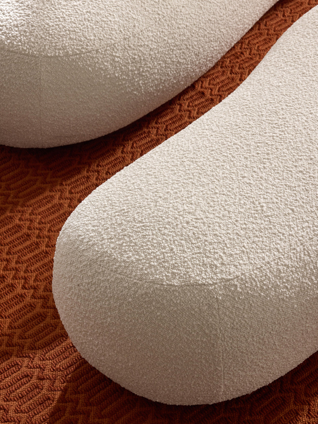Alba Bouclé XL Ottoman