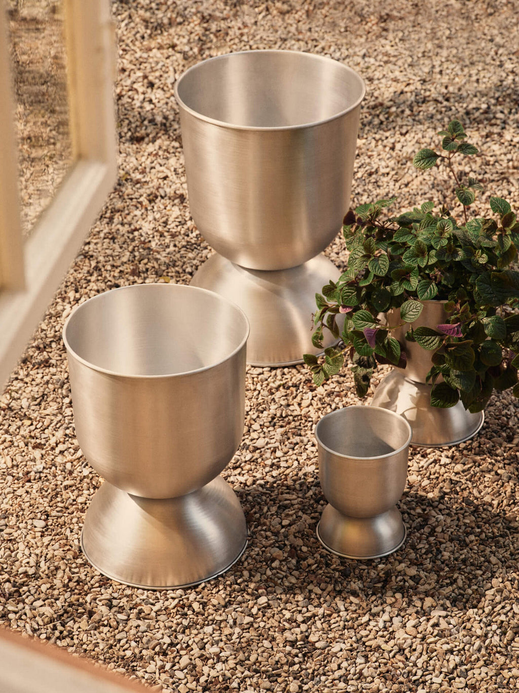 Hourglass Plant Pot, H 73 cm