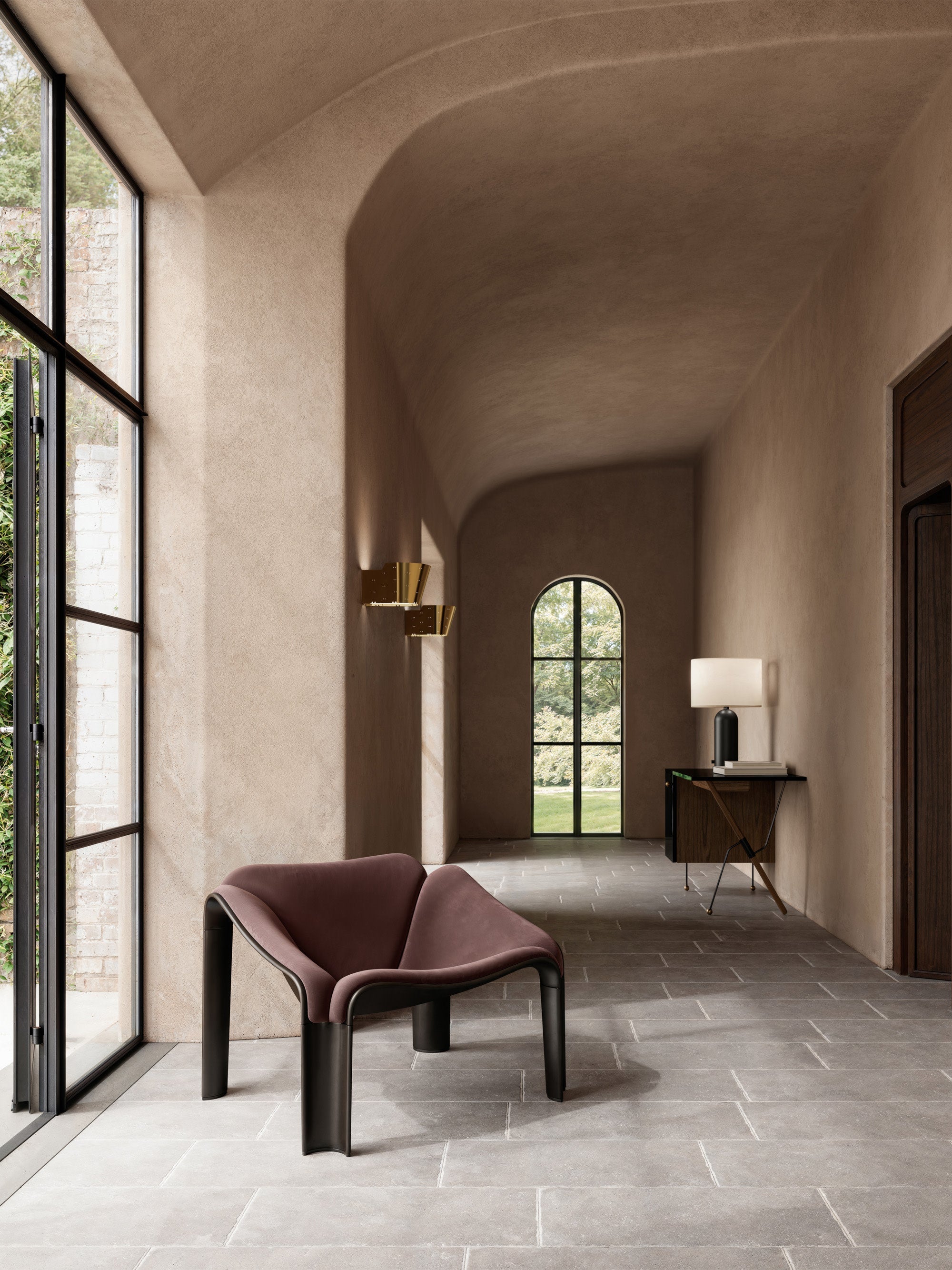 F300 Lounge Chair