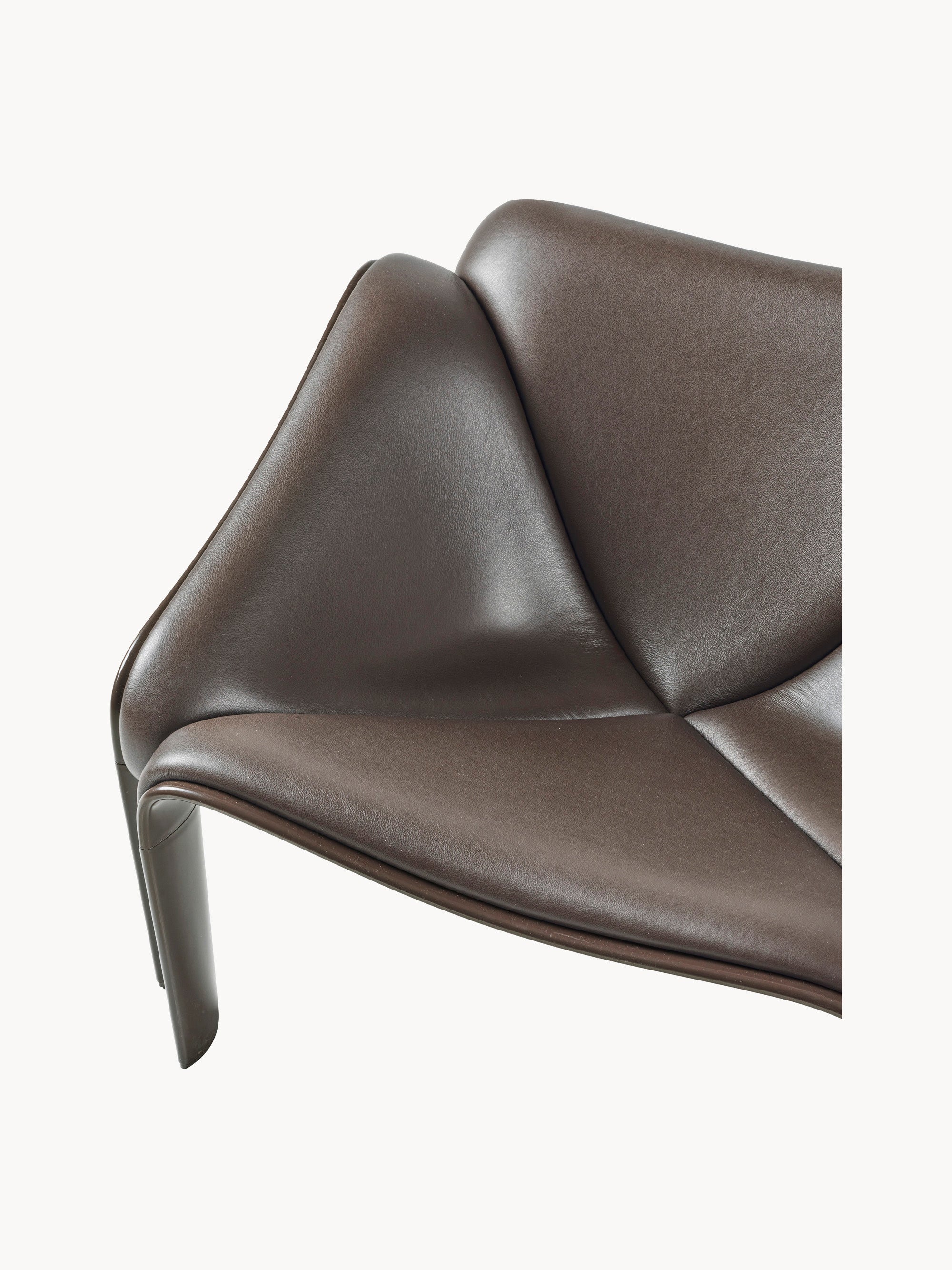 F300 Leather Lounge Chair