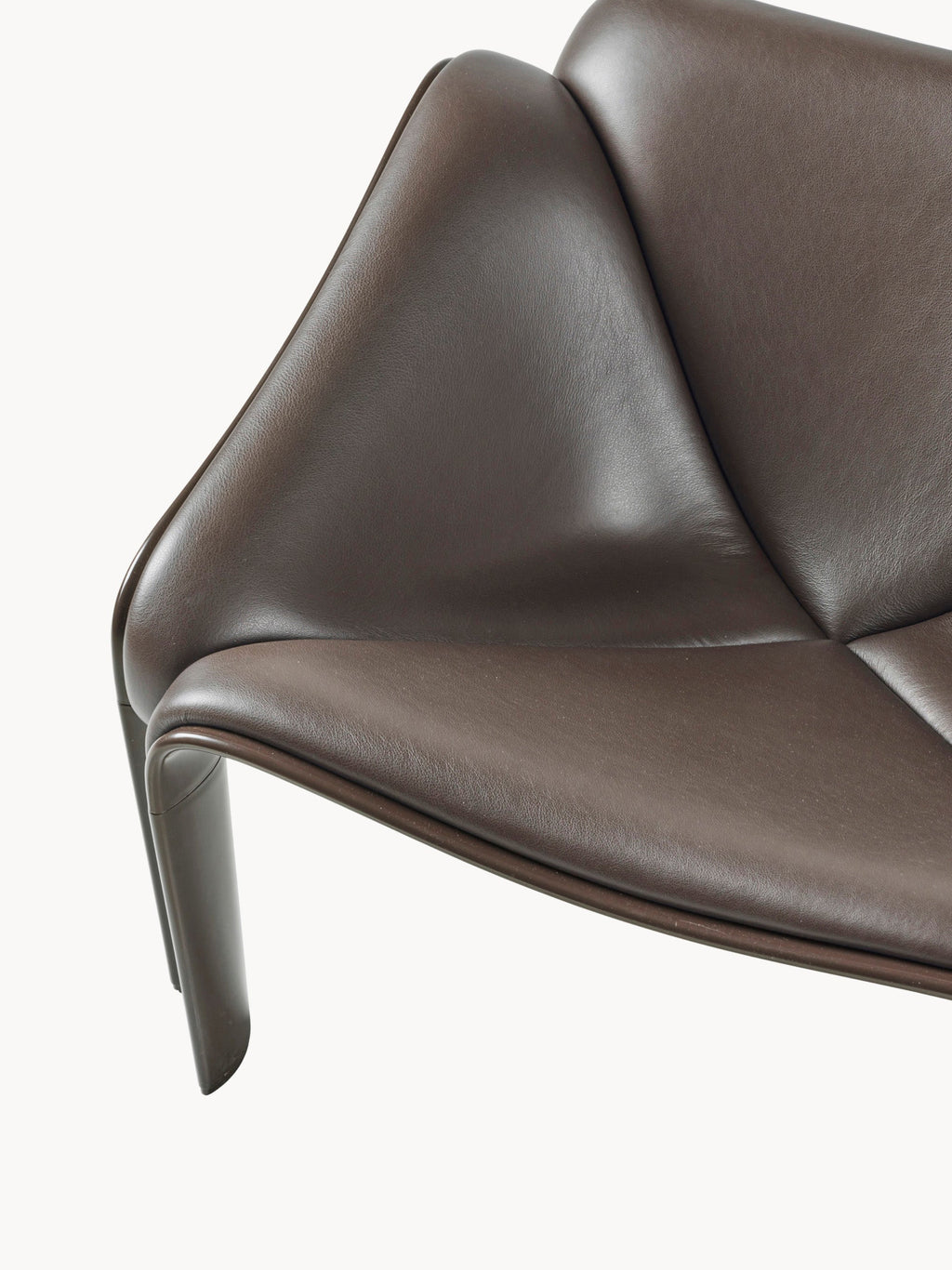 F300 Leather Lounge Chair