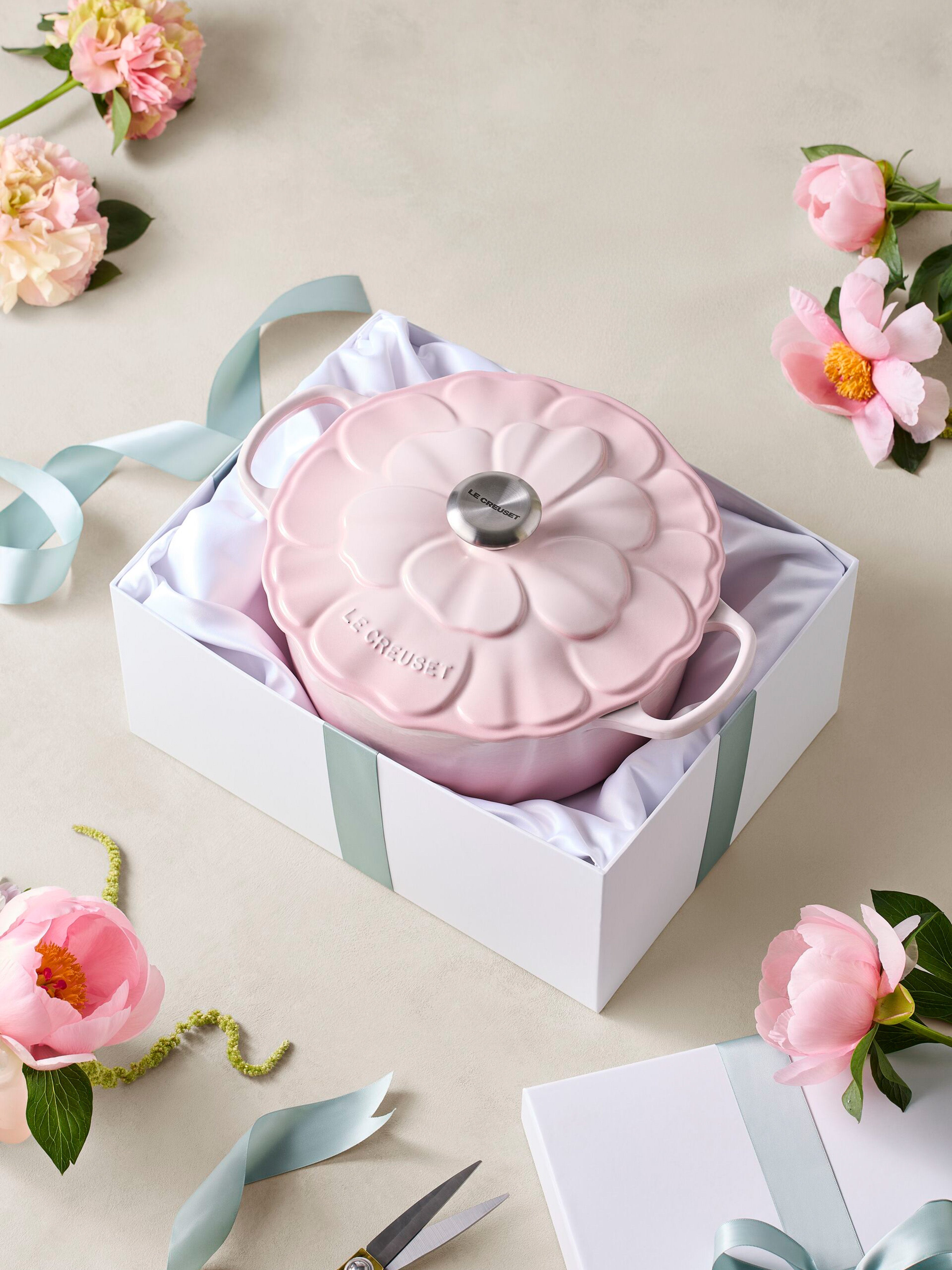 Petal Round Cast Iron Casserole