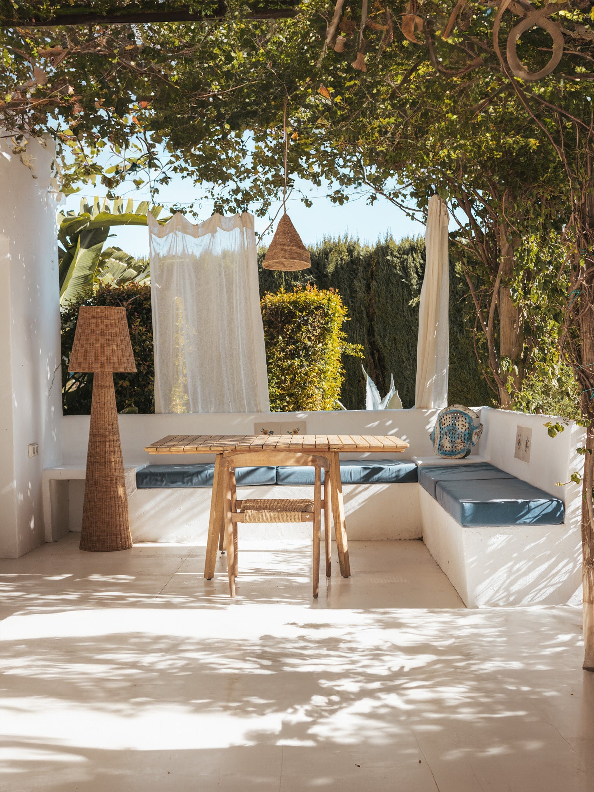 Lola Dimmable Outdoor LED Floor Lamp, H 165 cm