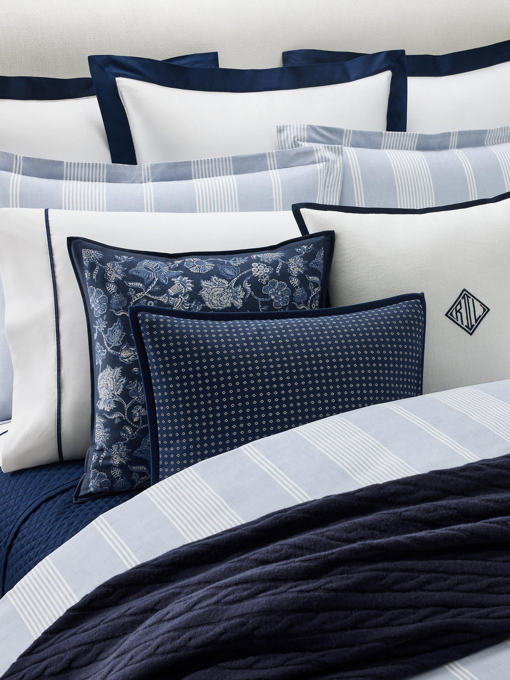 Iconic Cashmere Throw